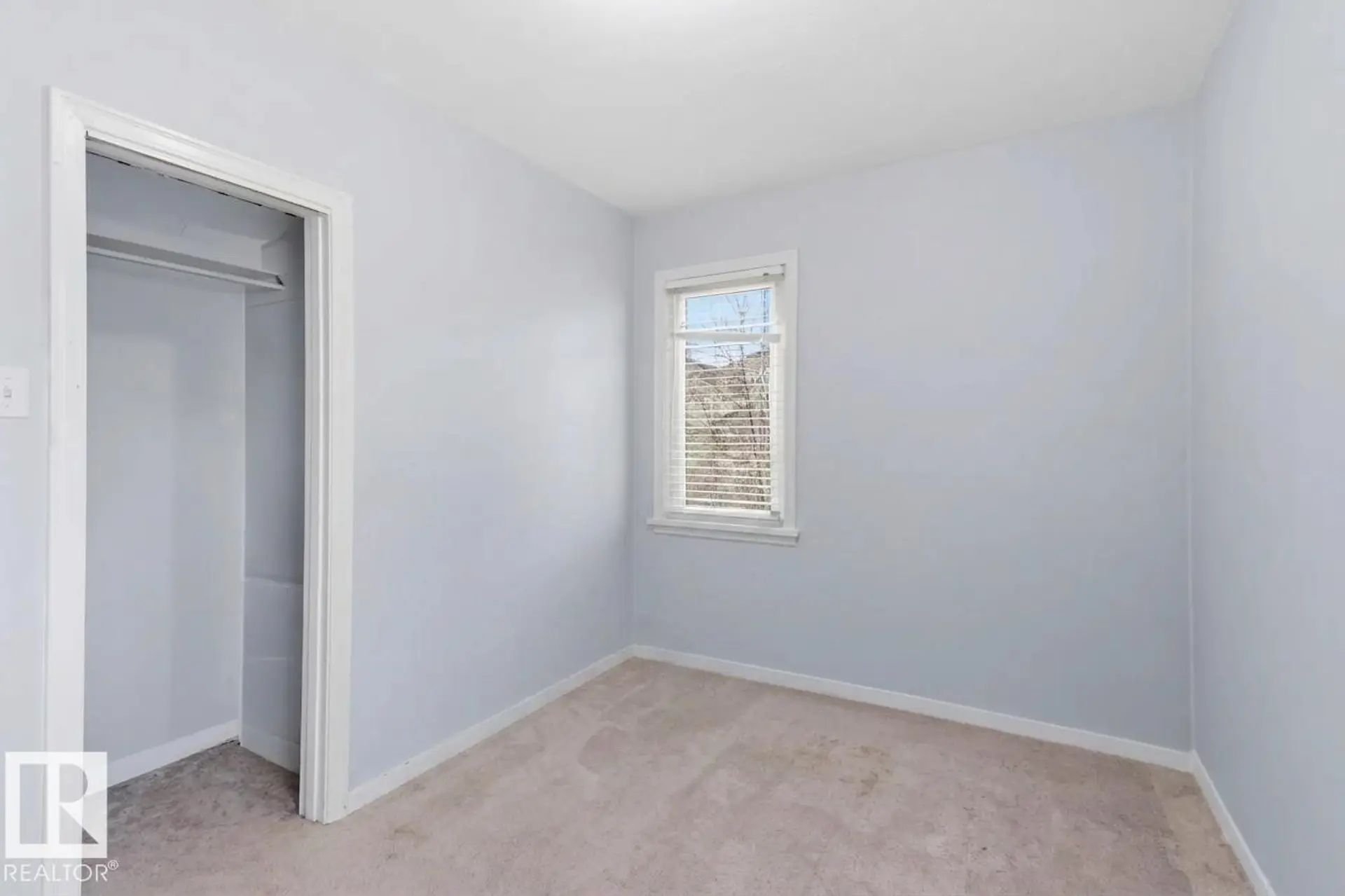 9206 / 9208 90 ST NW - Image 11