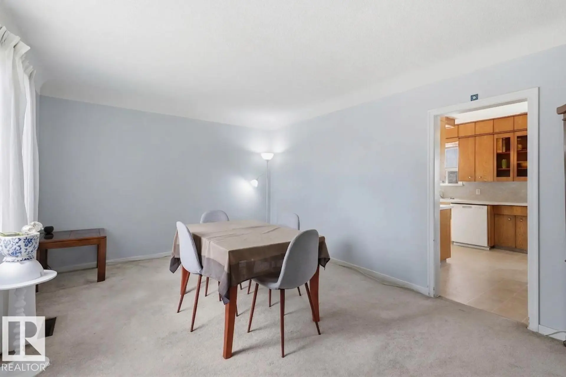 9206 / 9208 90 ST NW - Image 4