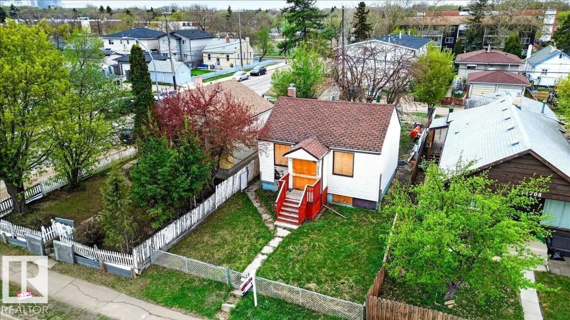 11706 80 ST NW - Image 12