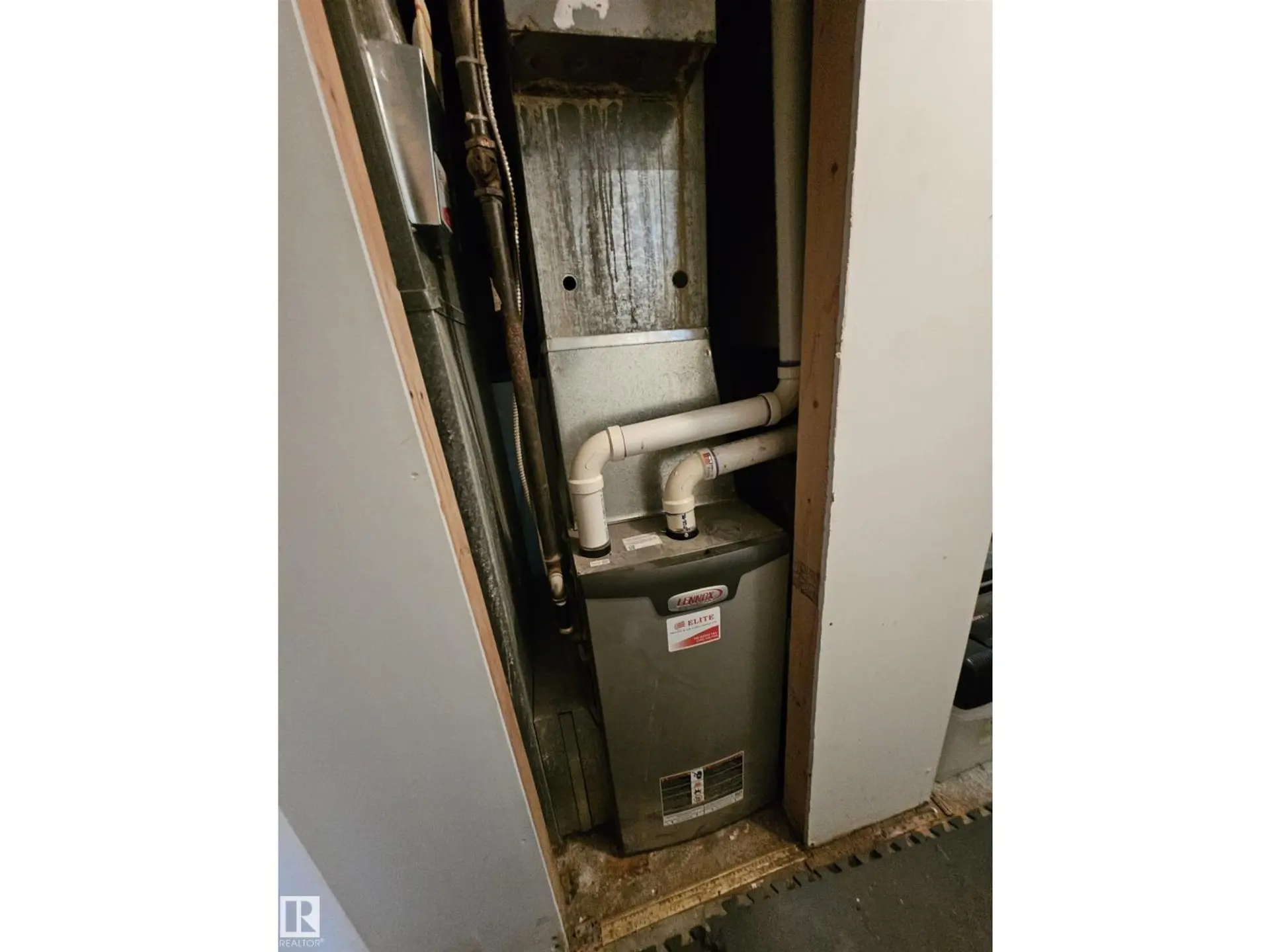 10438 147 ST NW - Image 12