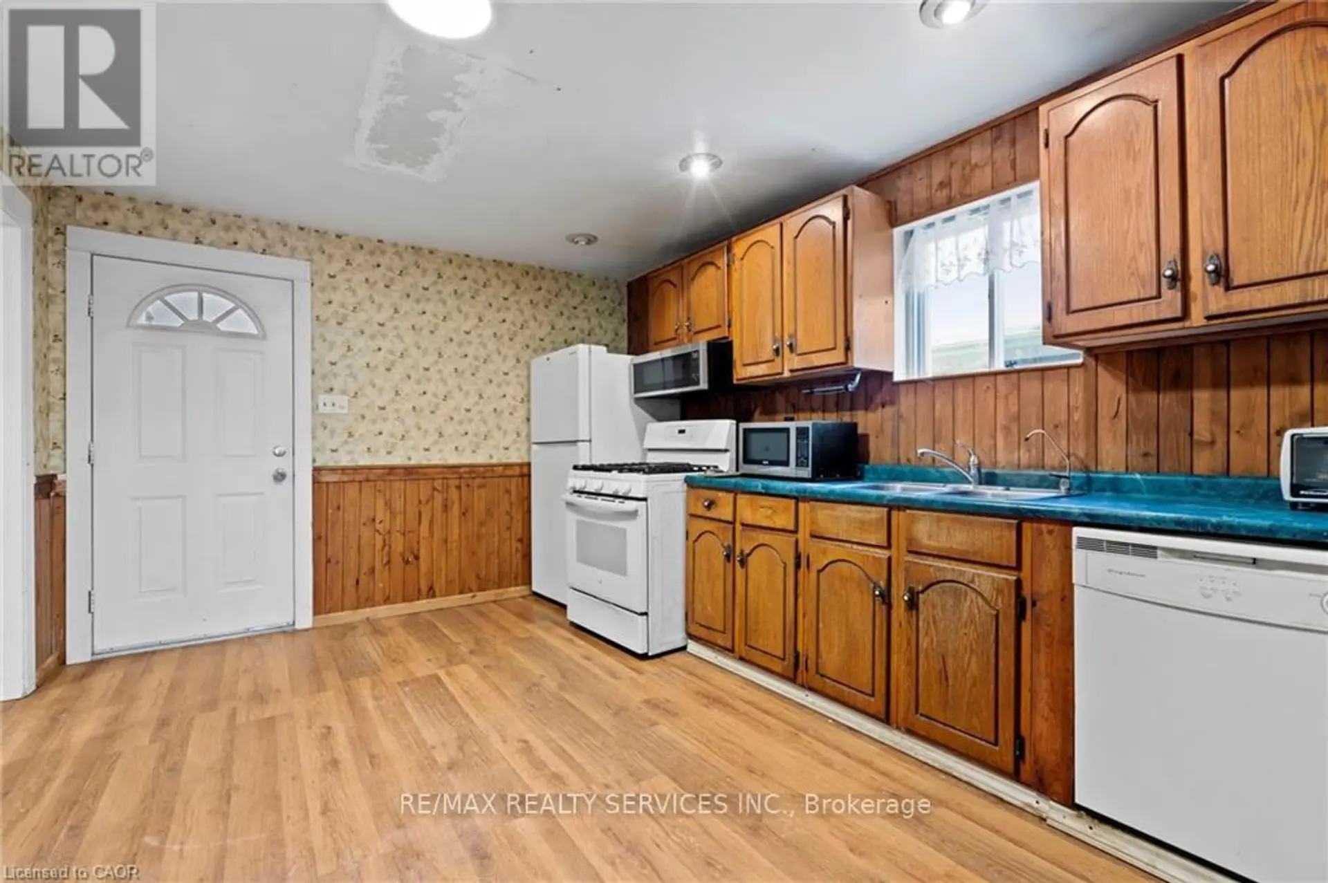 5292 BRIDGE STREET - Image 9