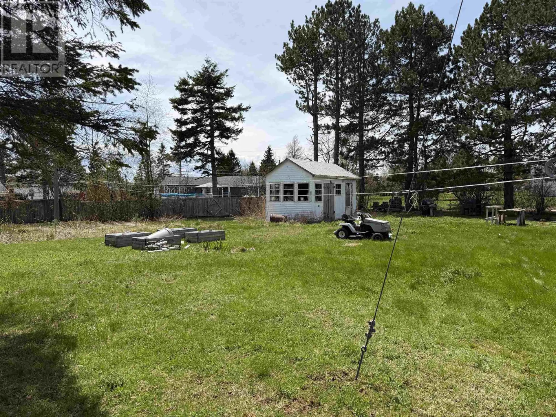 335 GLENN Drive - Image 13