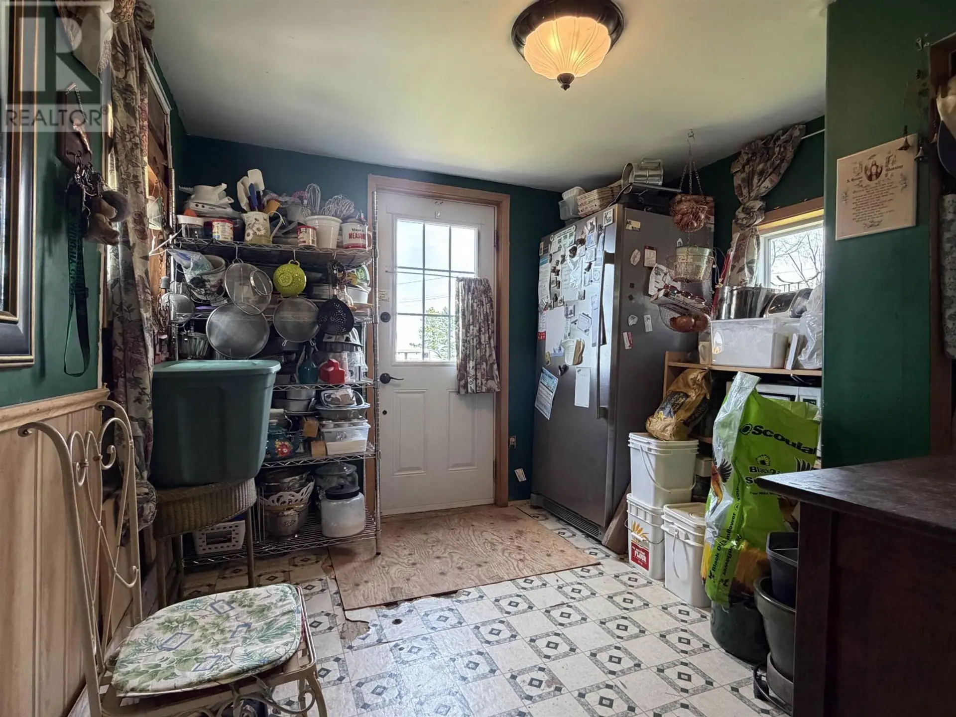 335 GLENN Drive - Image 2