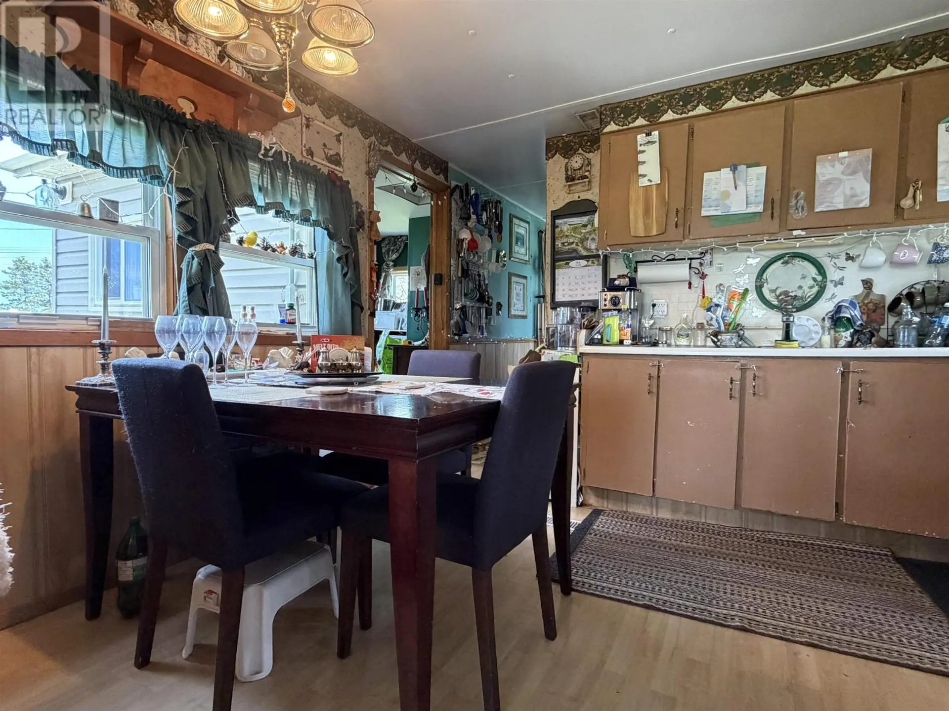 335 GLENN Drive - Image 3