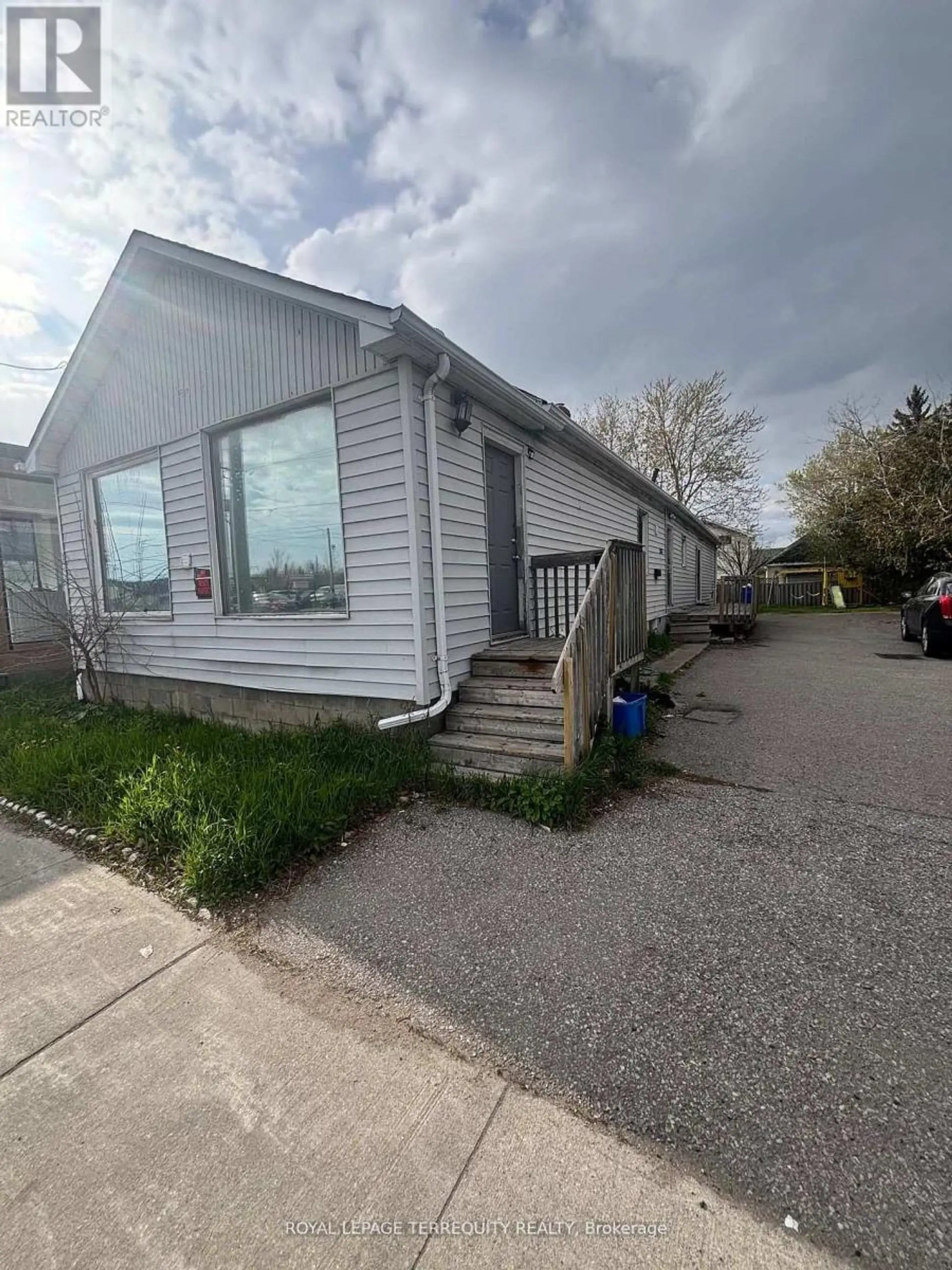 252 BLOOR STREET E - Image 2