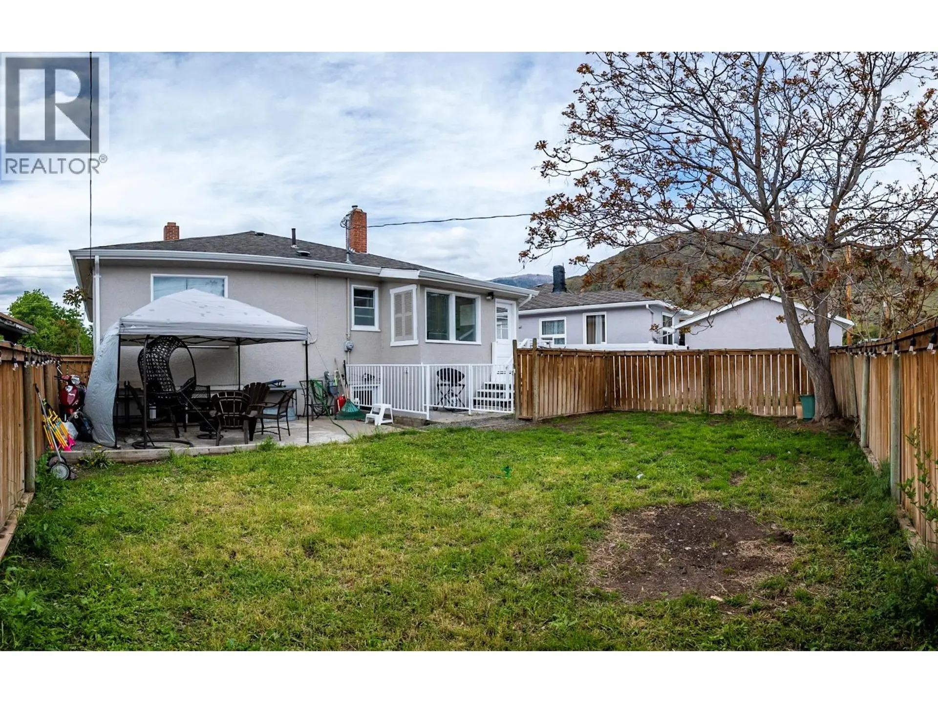 724 SCHOOL Avenue - Image 17