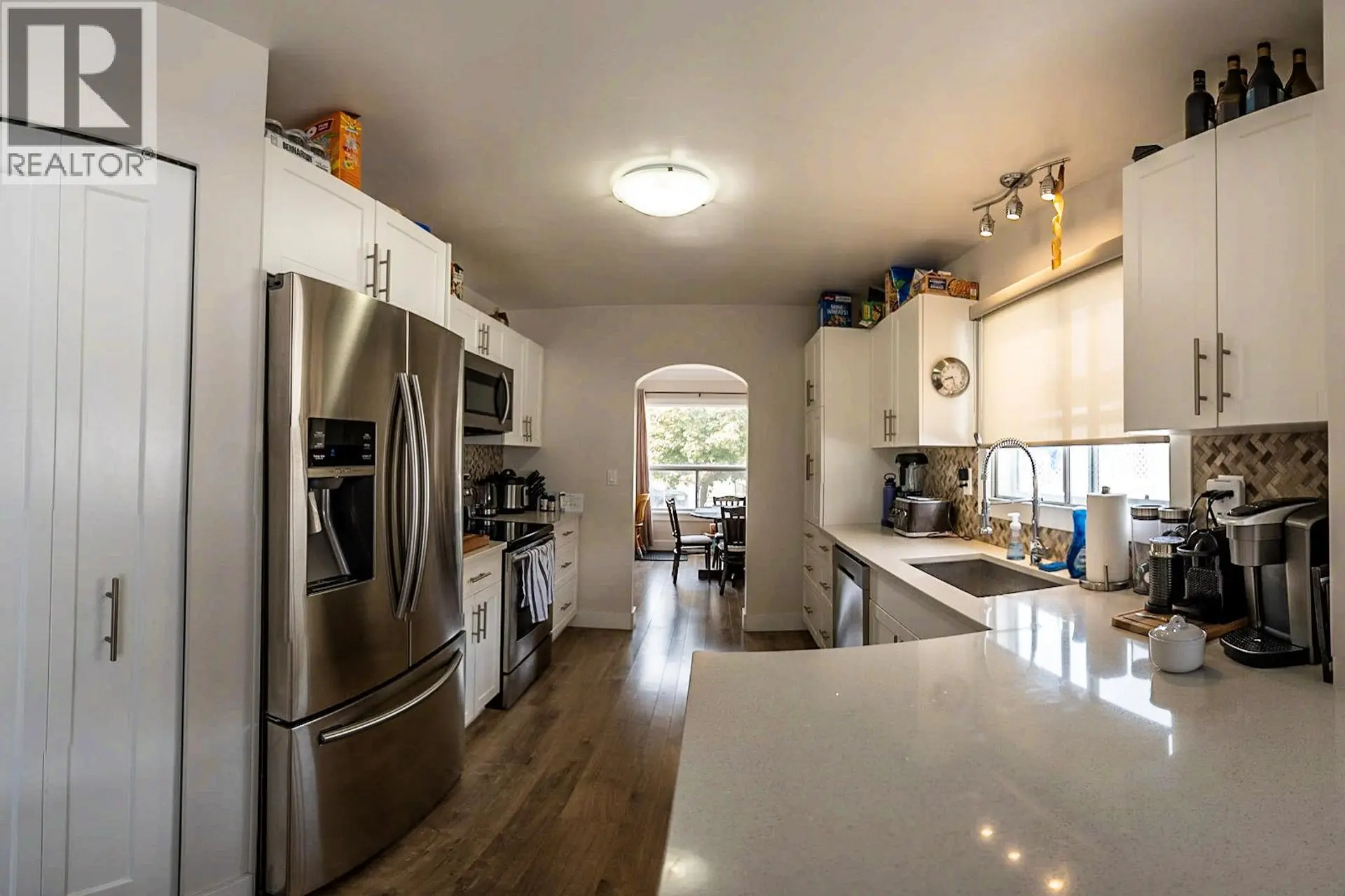 724 SCHOOL Avenue - Image 3