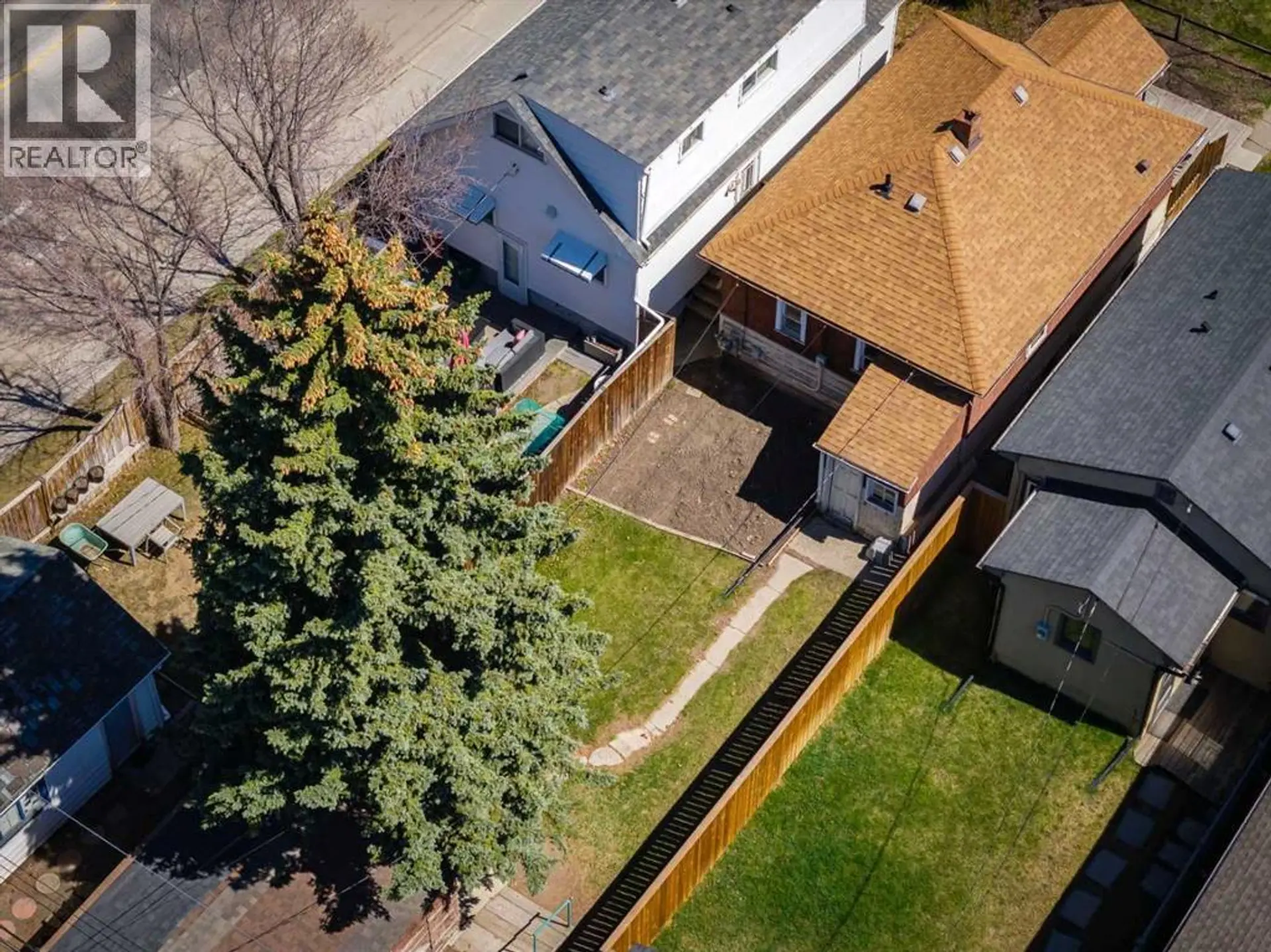 2803 26A Street SW - Image 2