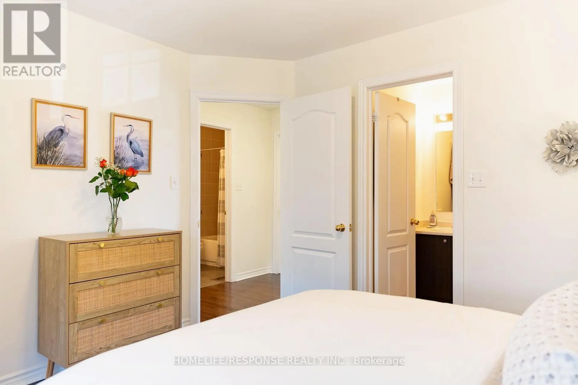 #UNIT 8 15 OLD COLONY ROAD - Image 11