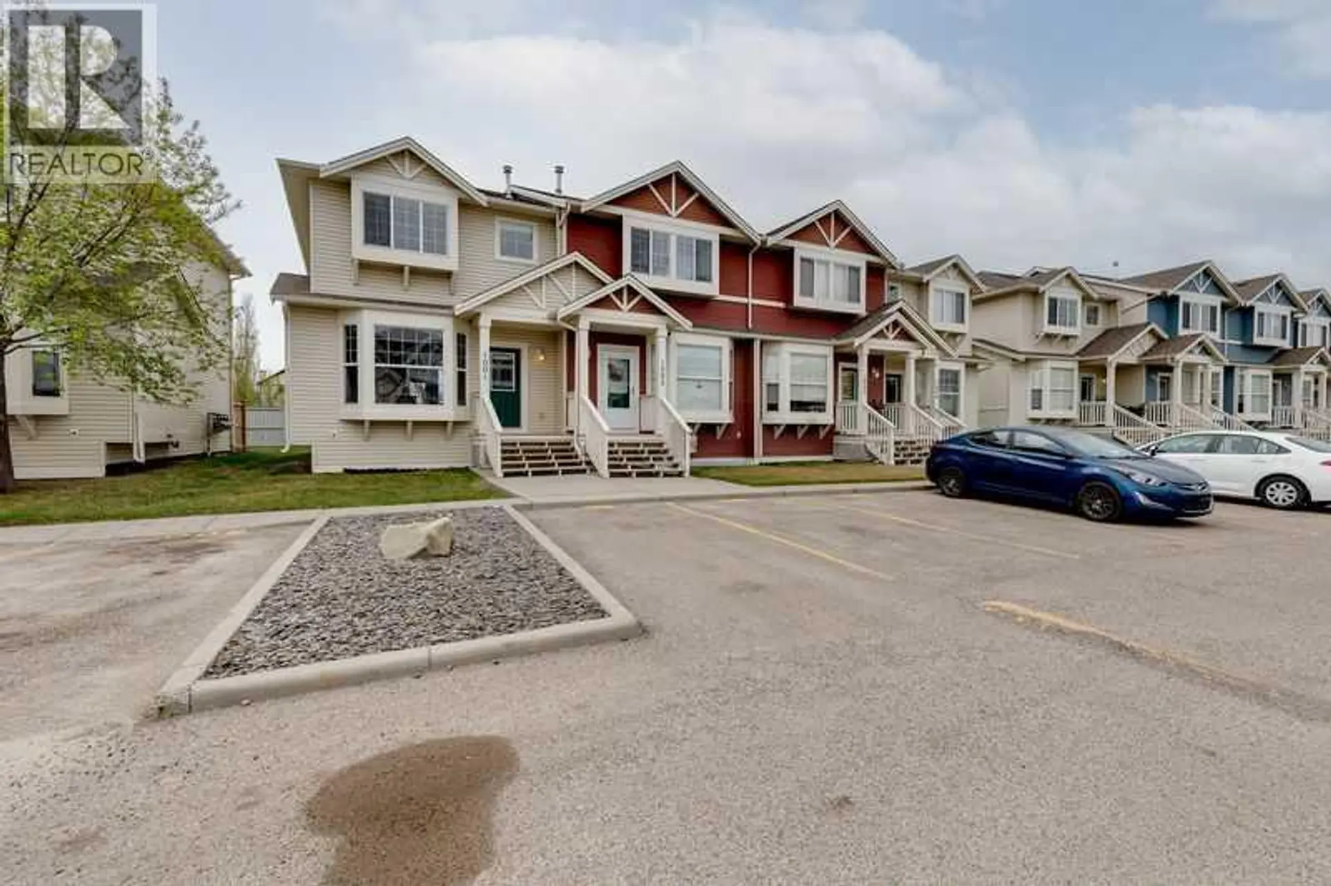 #1001 703 Luxstone Square SE - Image 1
