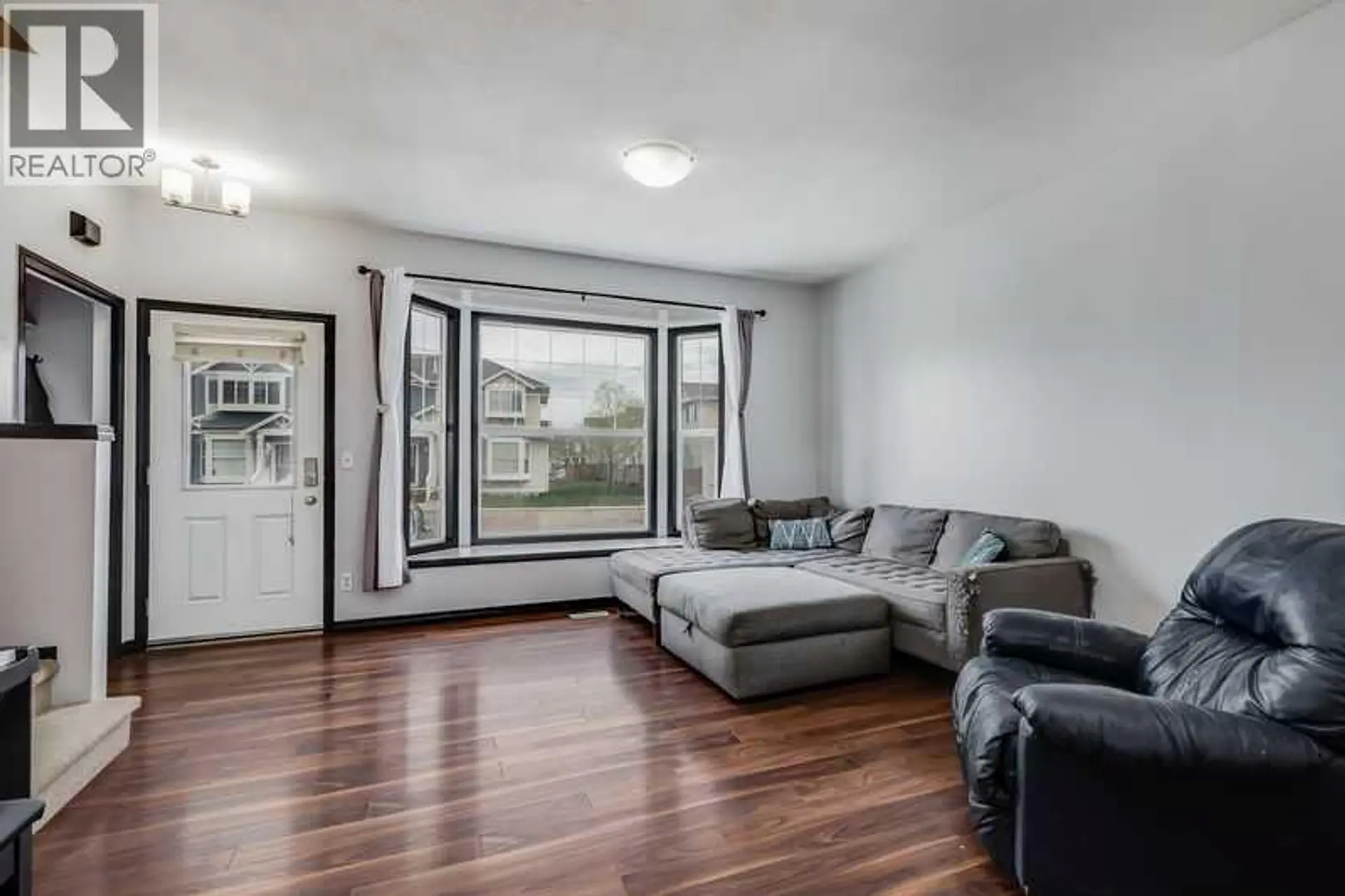 #1001 703 Luxstone Square SE - Image 4