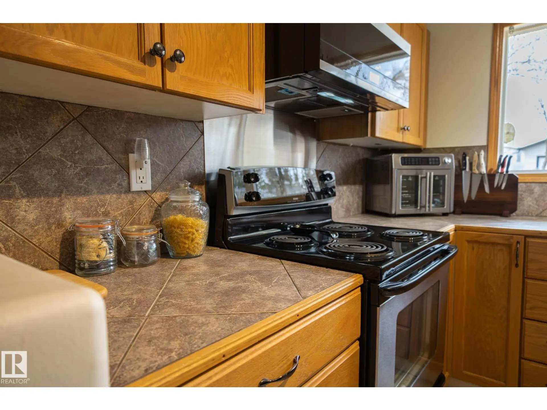 5132 49 AV - Image 3