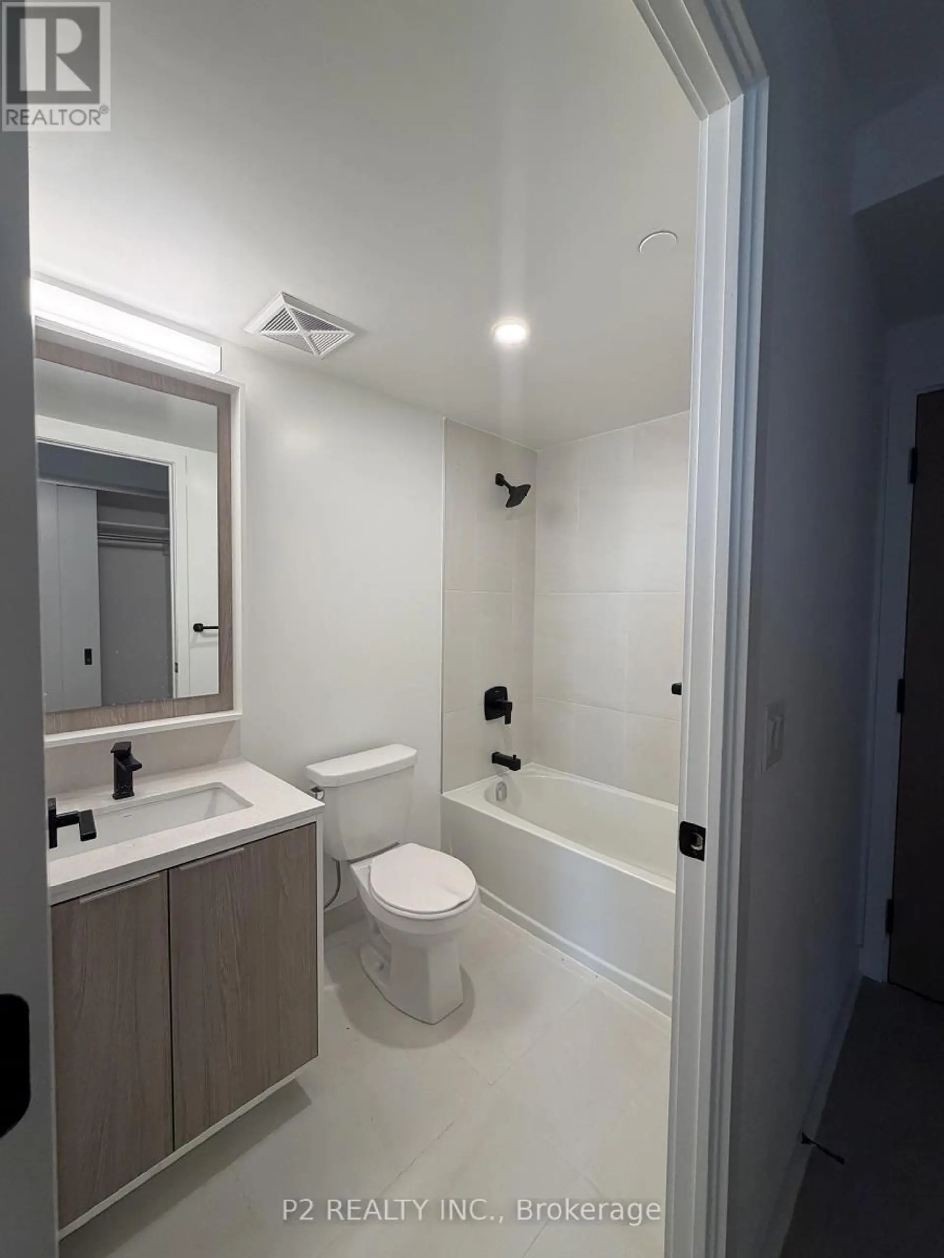 #628 36 ZORRA STREET - Image 3