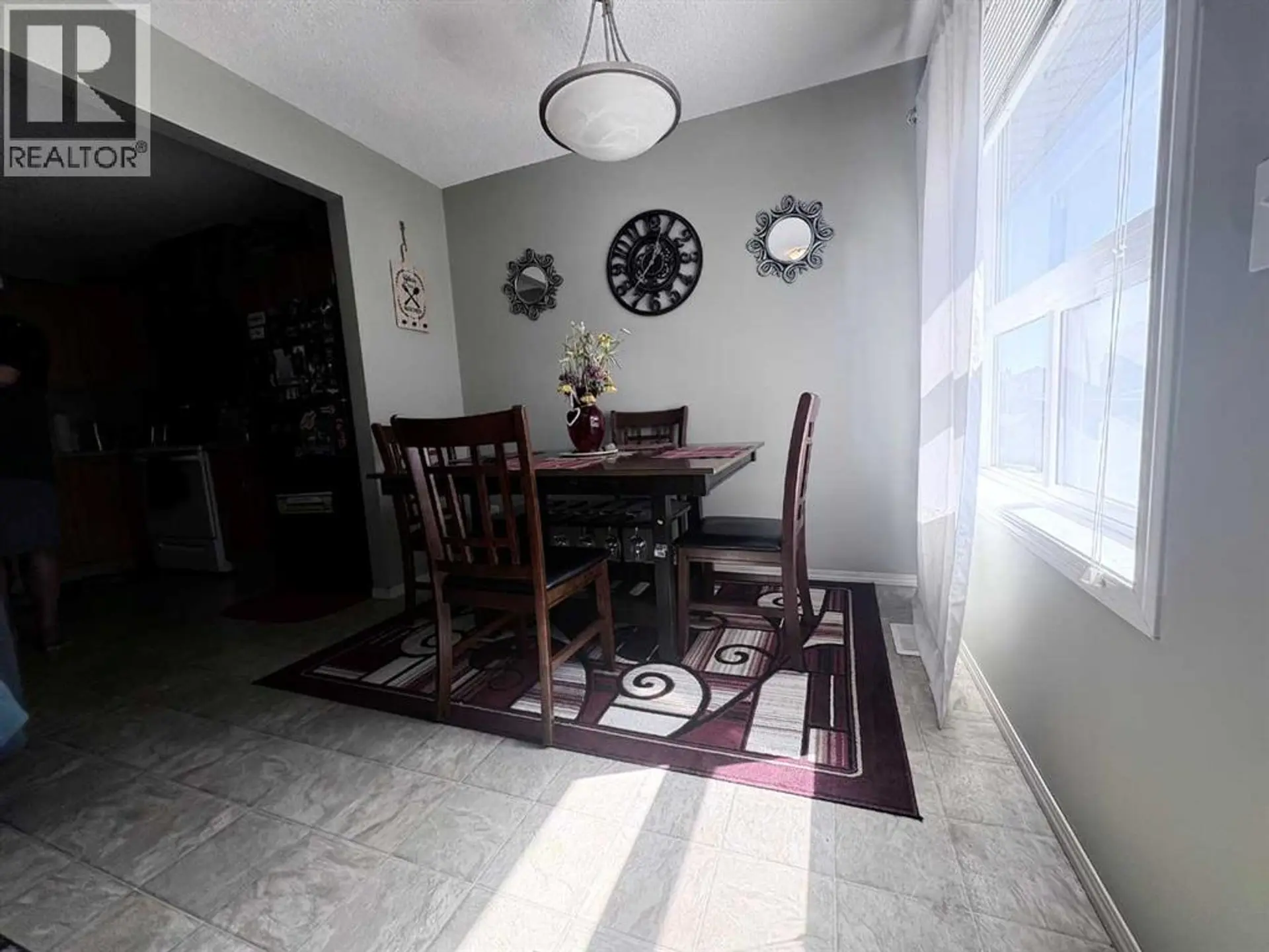 138 Saddlebrook Point NE - Image 5