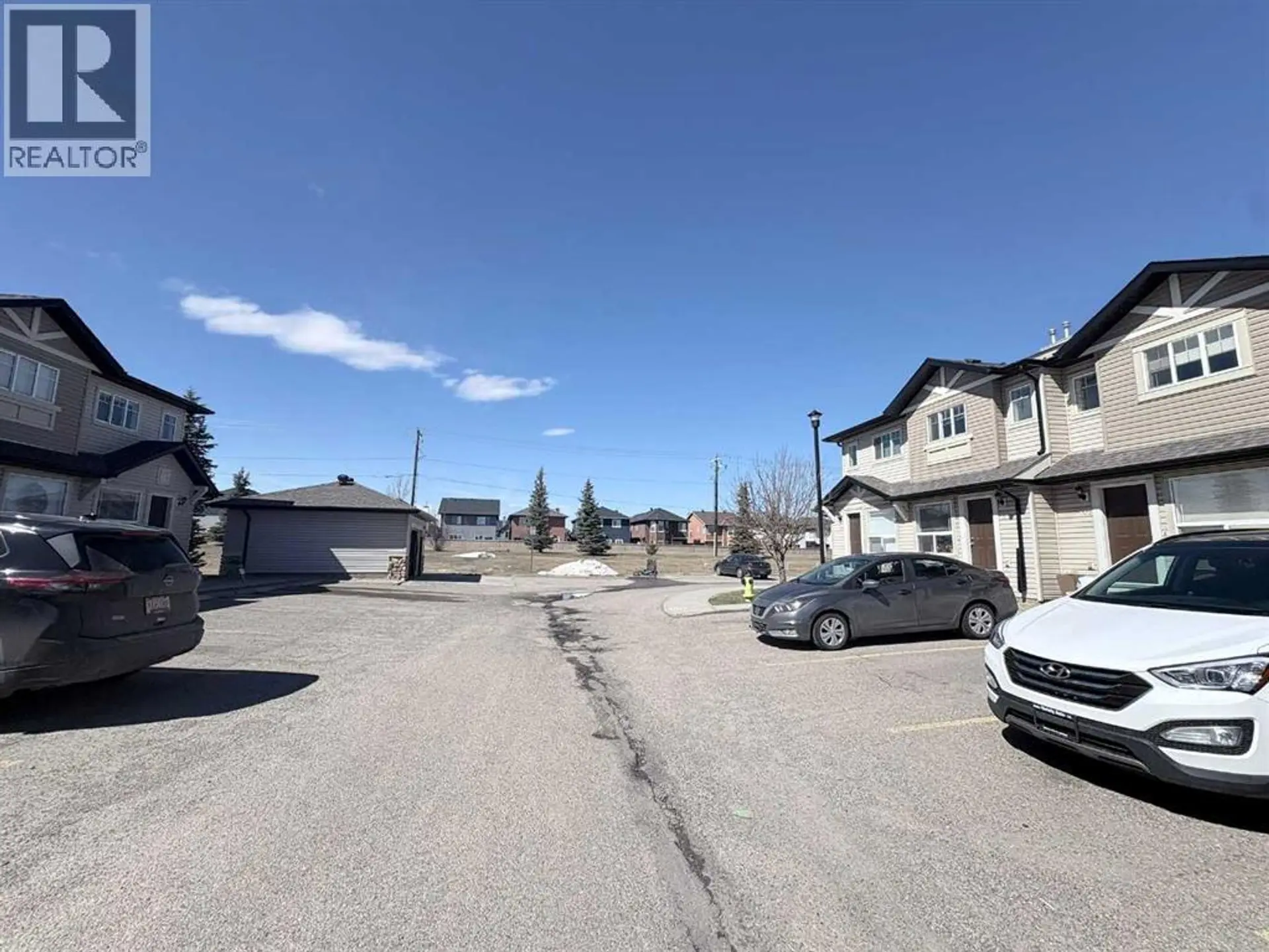 138 Saddlebrook Point NE - Image 2