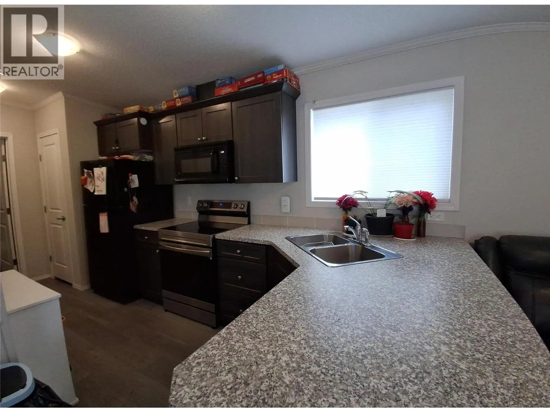 #10 235 Aylmer Road - Image 3