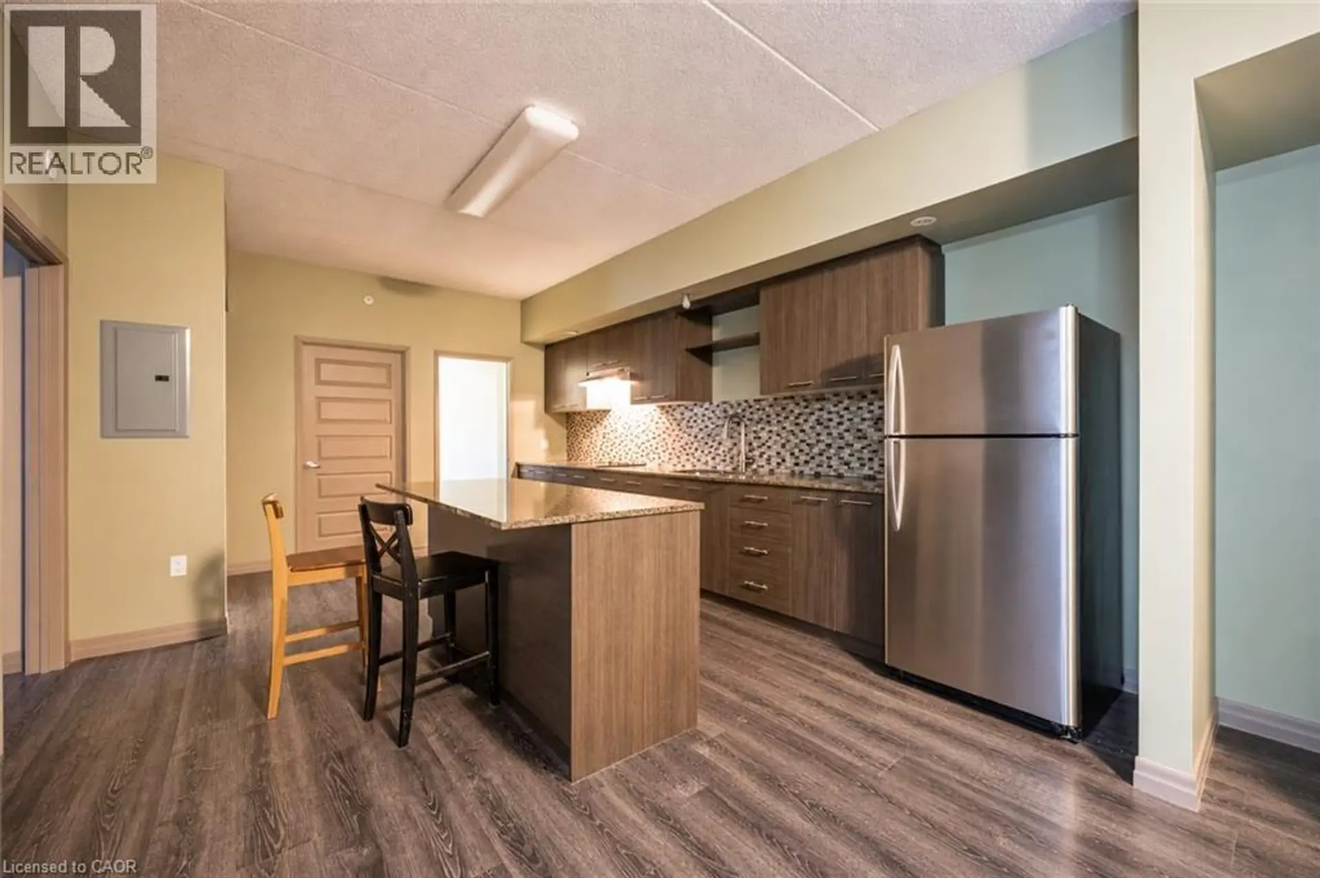 #404 8 HICKORY Street W - Image 12