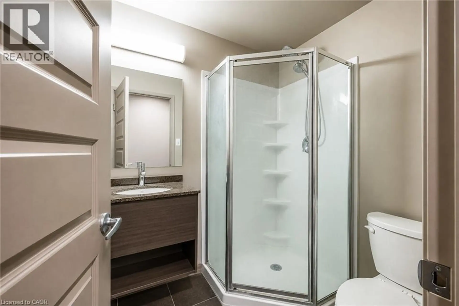 #404 8 HICKORY Street W - Image 15