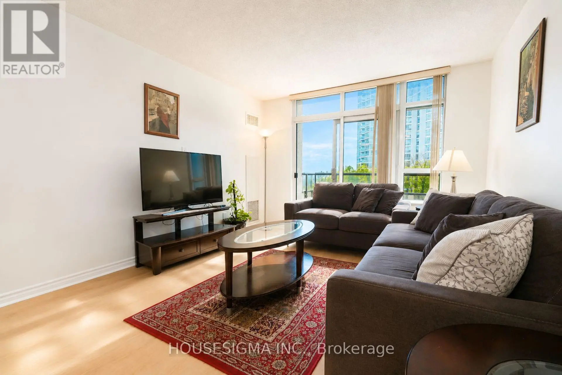 #513 35 KINGSBRIDGE GARDEN CIRCLE - Image 5