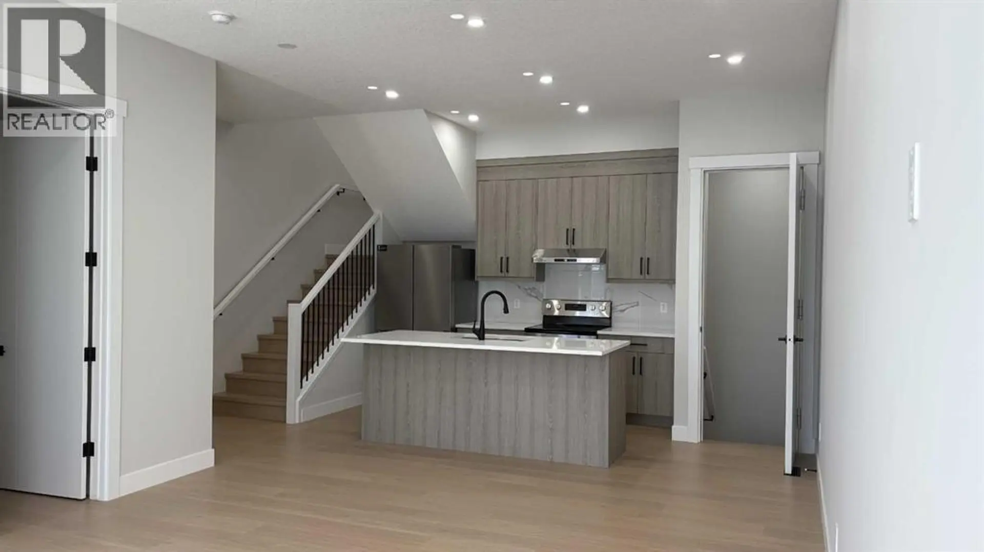 1236 17 Avenue NW - Image 4