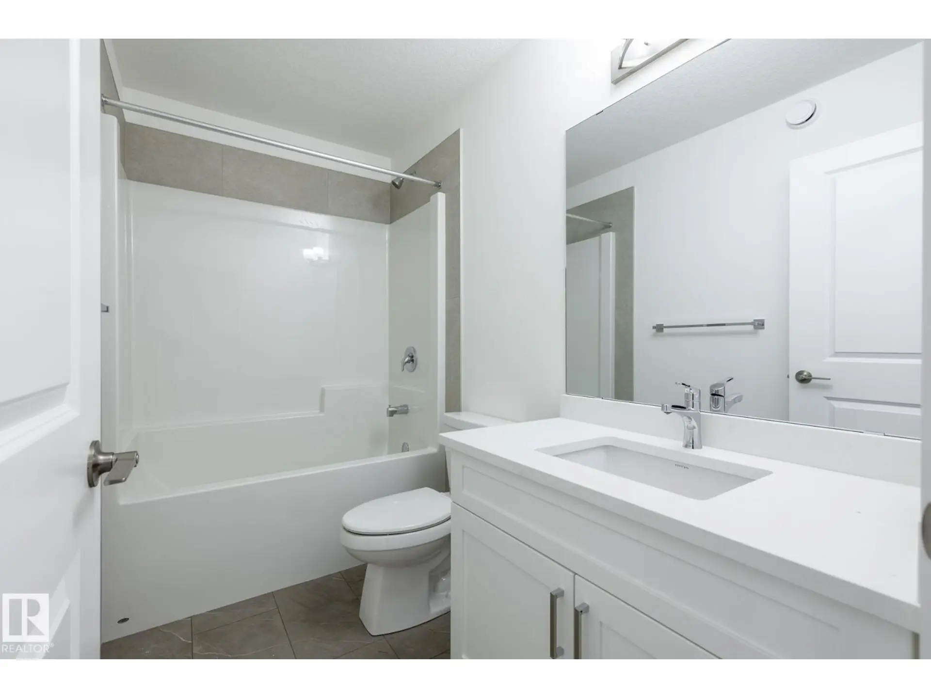 319 157 AV NE - Image 9