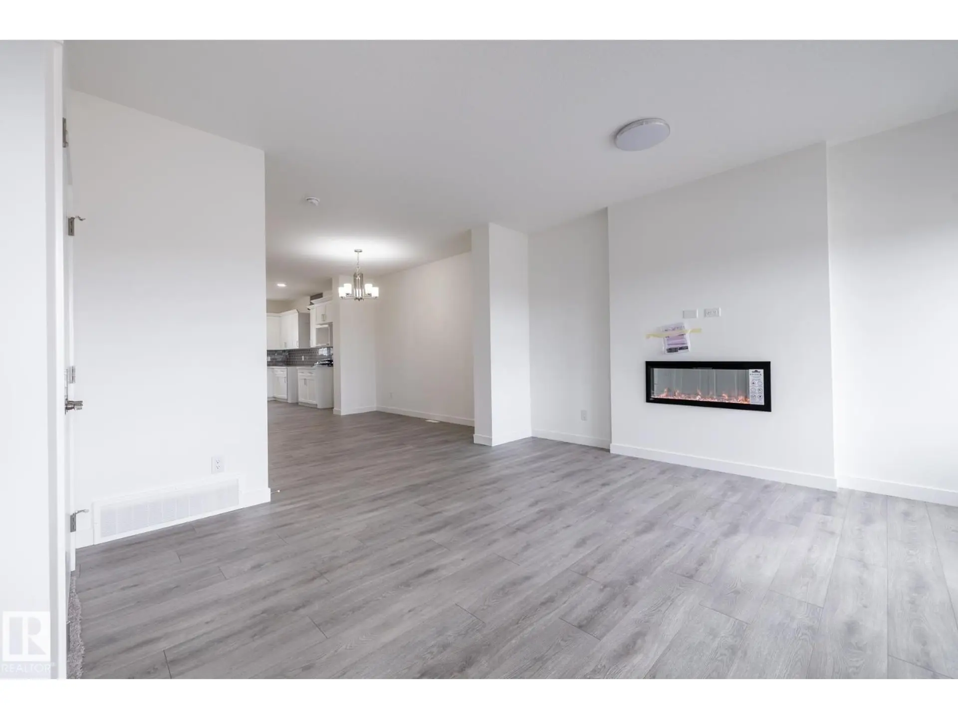 15643 2 ST NE - Image 5