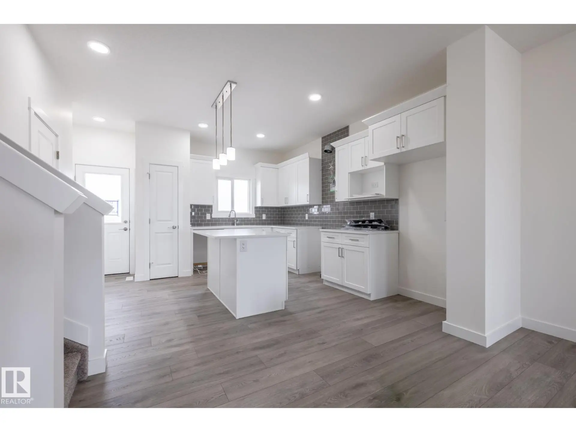 15643 2 ST NE - Image 8