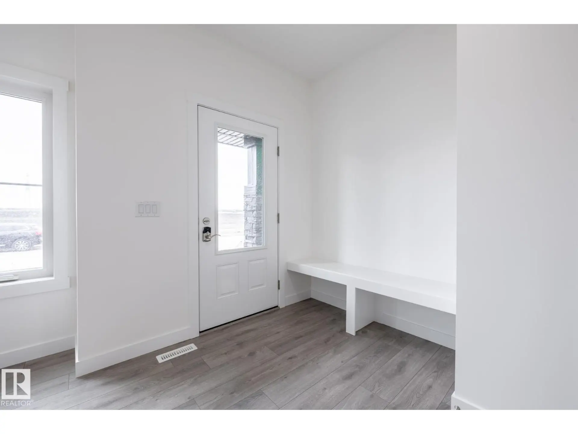 15643 2 ST NE - Image 4