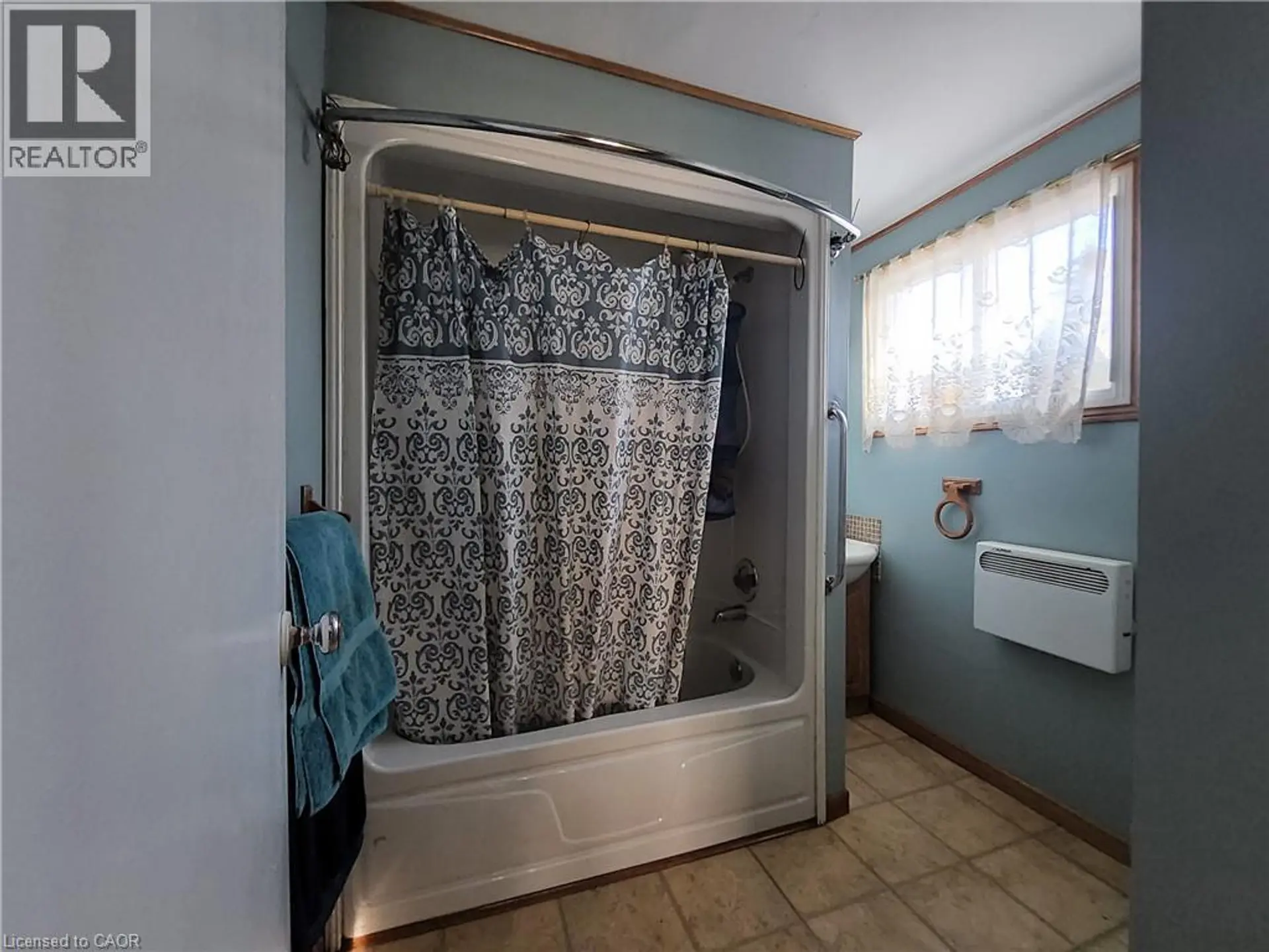 740 HILLCREST Road - Image 6