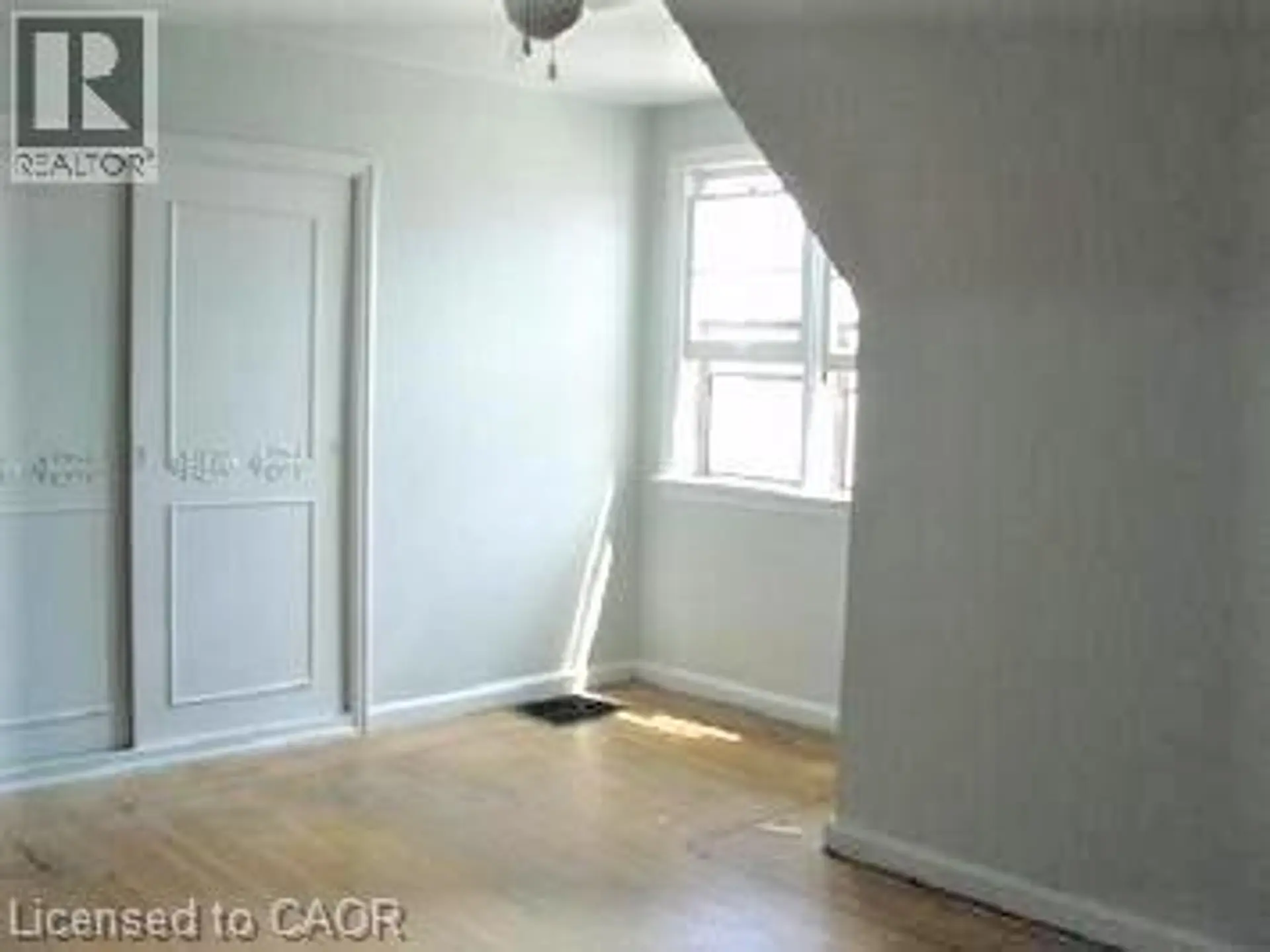 156 BOND Street S - Image 7