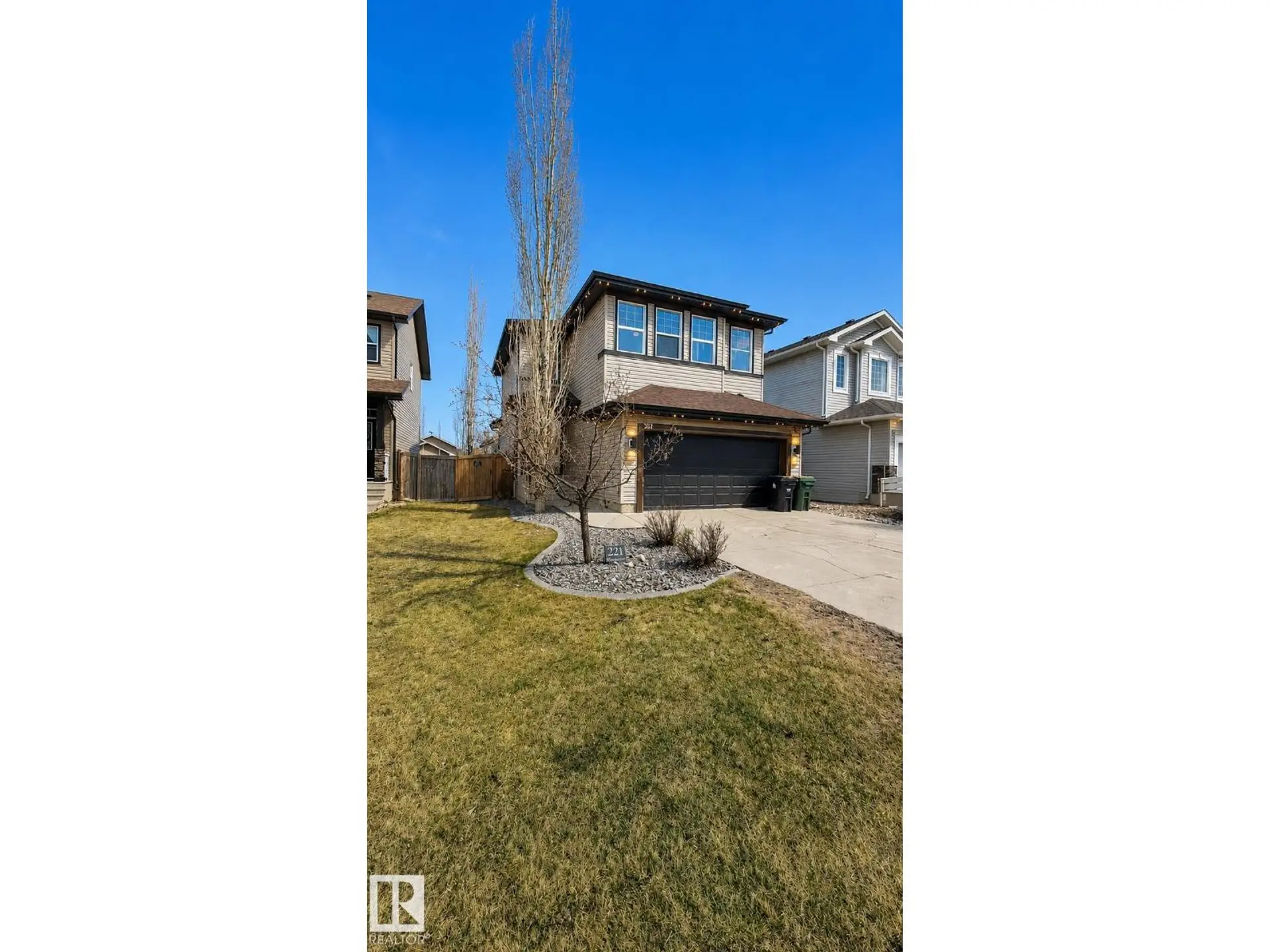 221 HENDERSON LI - Image 2