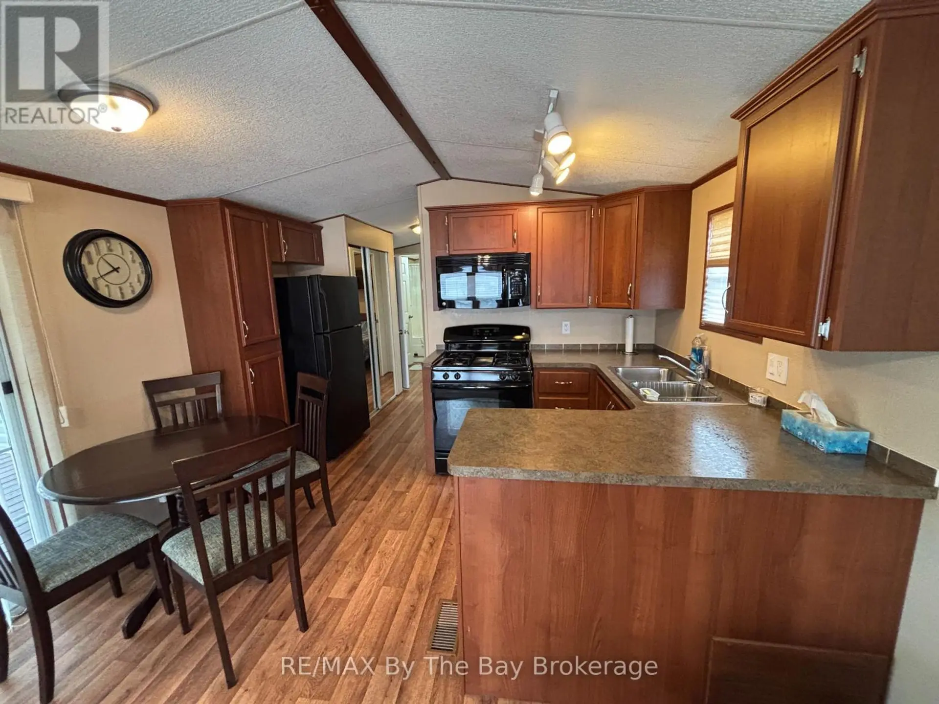 83 MADAWASKA TRAIL - Image 5