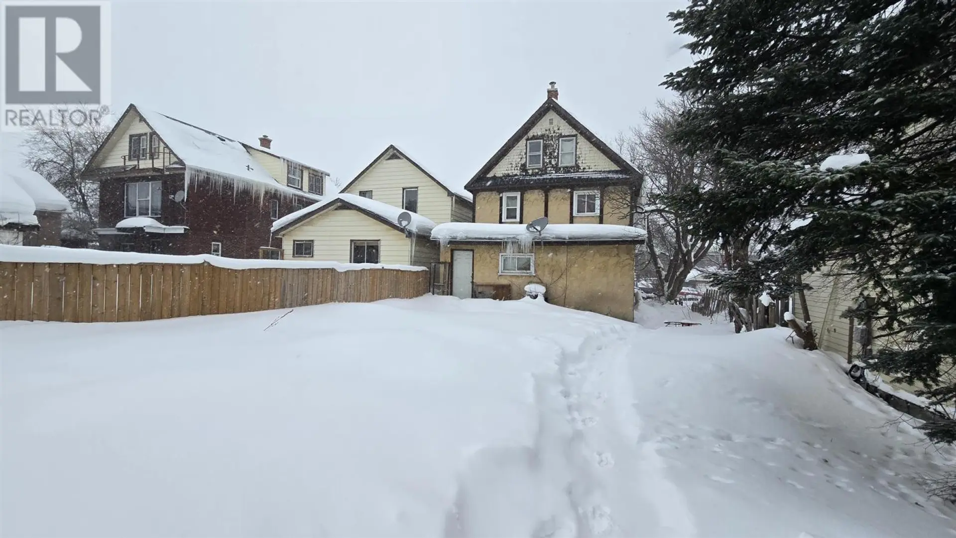 353 Alexandra ST - Image 5