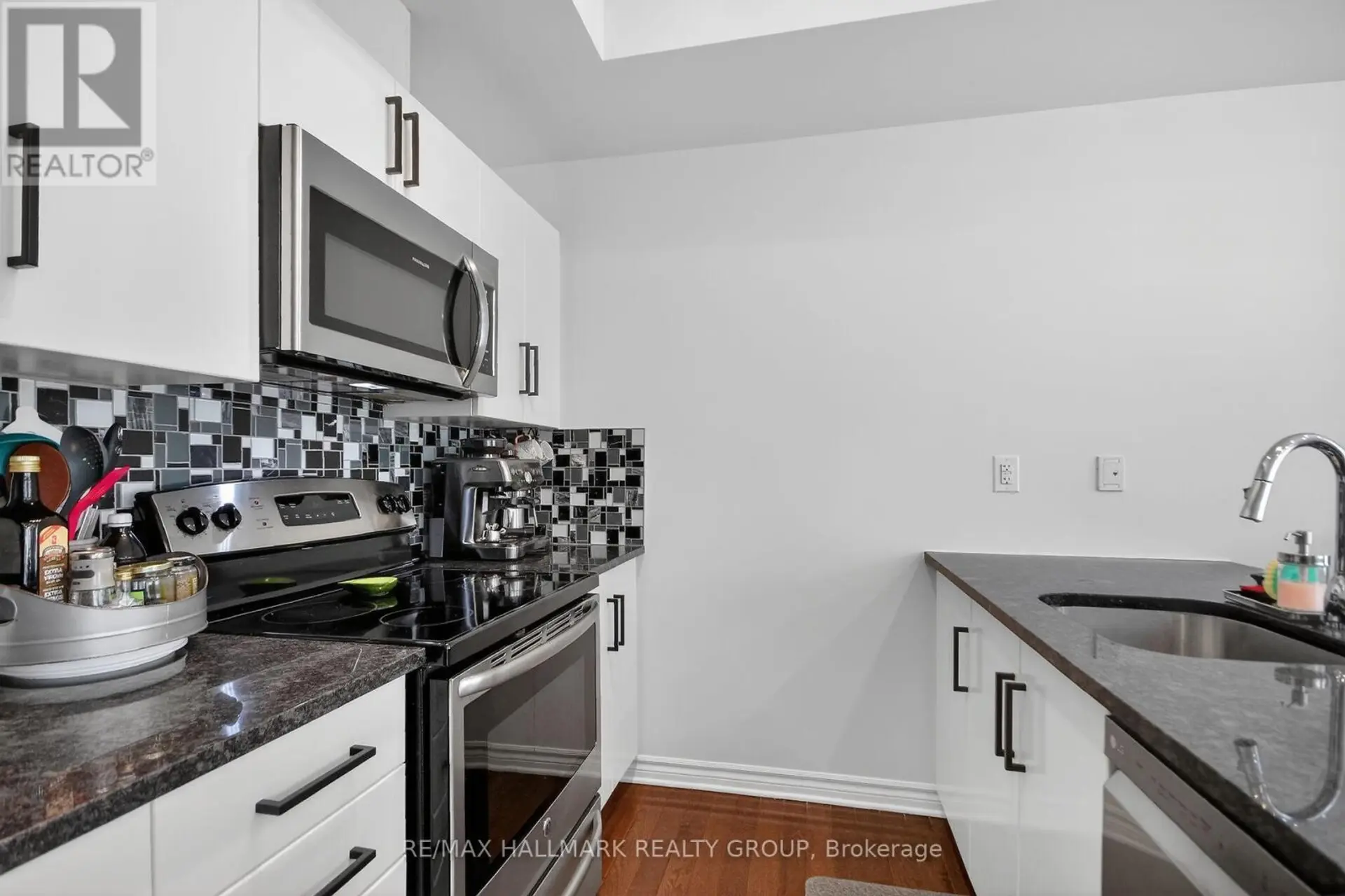 #UNIT F 849 BLACKCOMB PRIVATE - Image 7