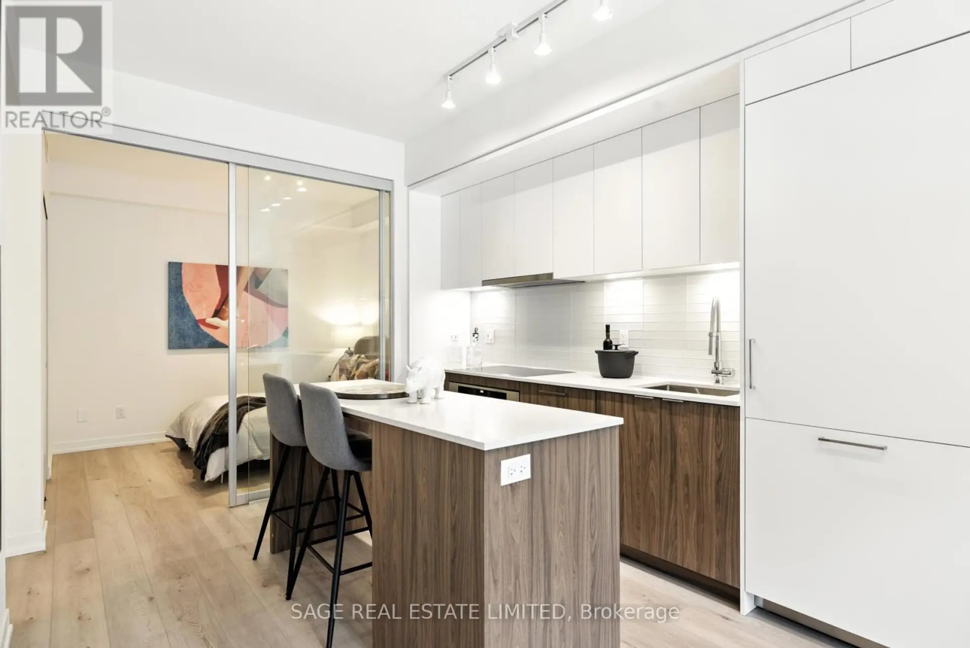 #206 863 ST CLAIR AVENUE W - Image 3