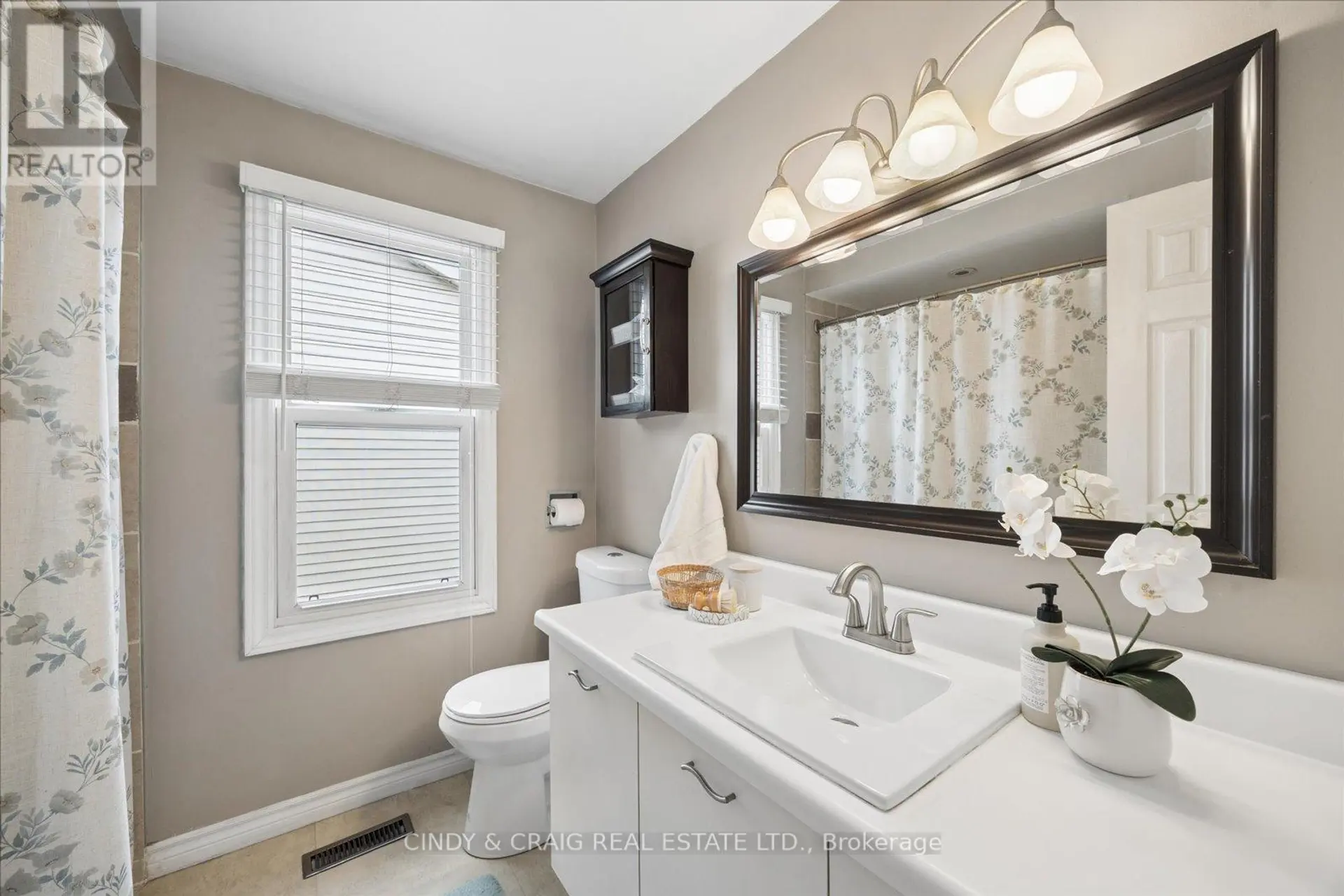 31 HILLHURST CRESCENT - Image 13