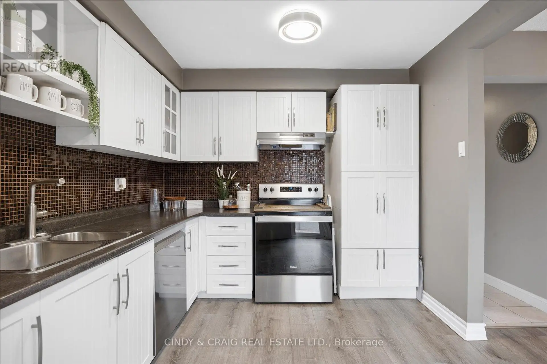 31 HILLHURST CRESCENT - Image 5