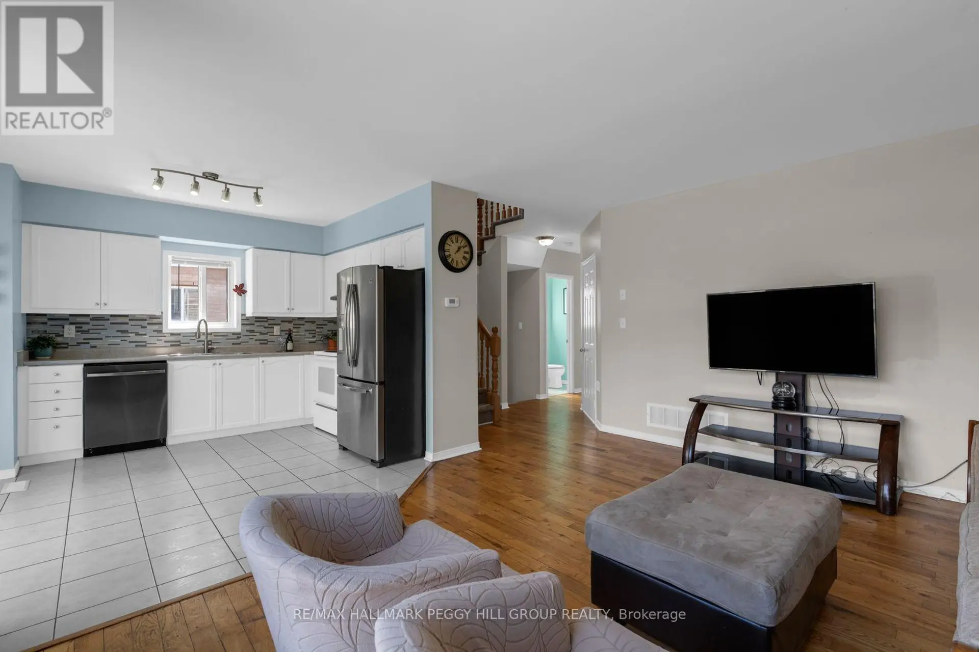 135 MAPLEWOOD DRIVE - Image 4