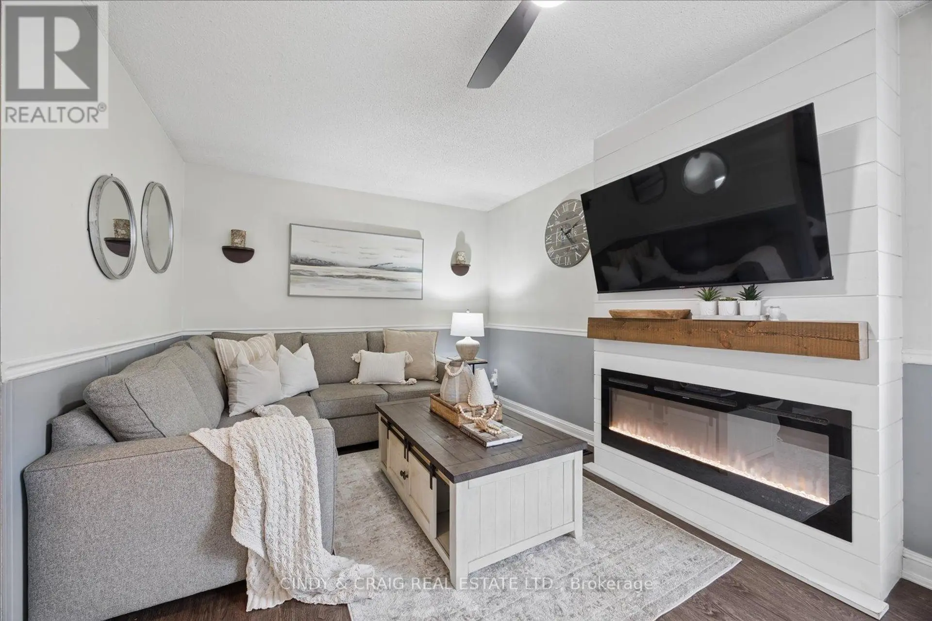 31 HILLHURST CRESCENT - Image 2