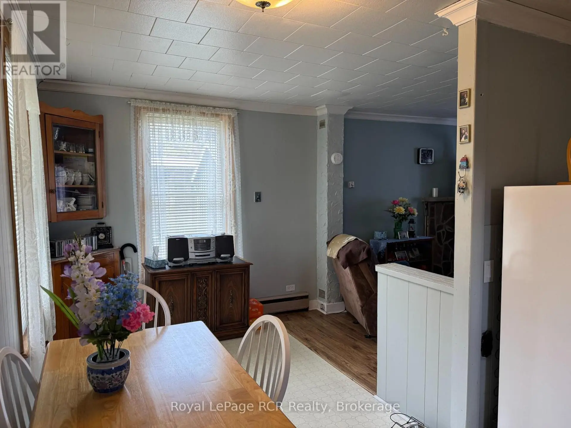 381 14TH STREET W - Image 4