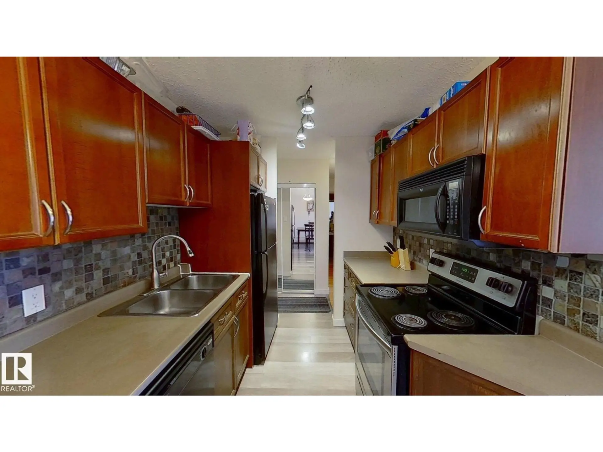 #401 10326 117 ST NW - Image 3