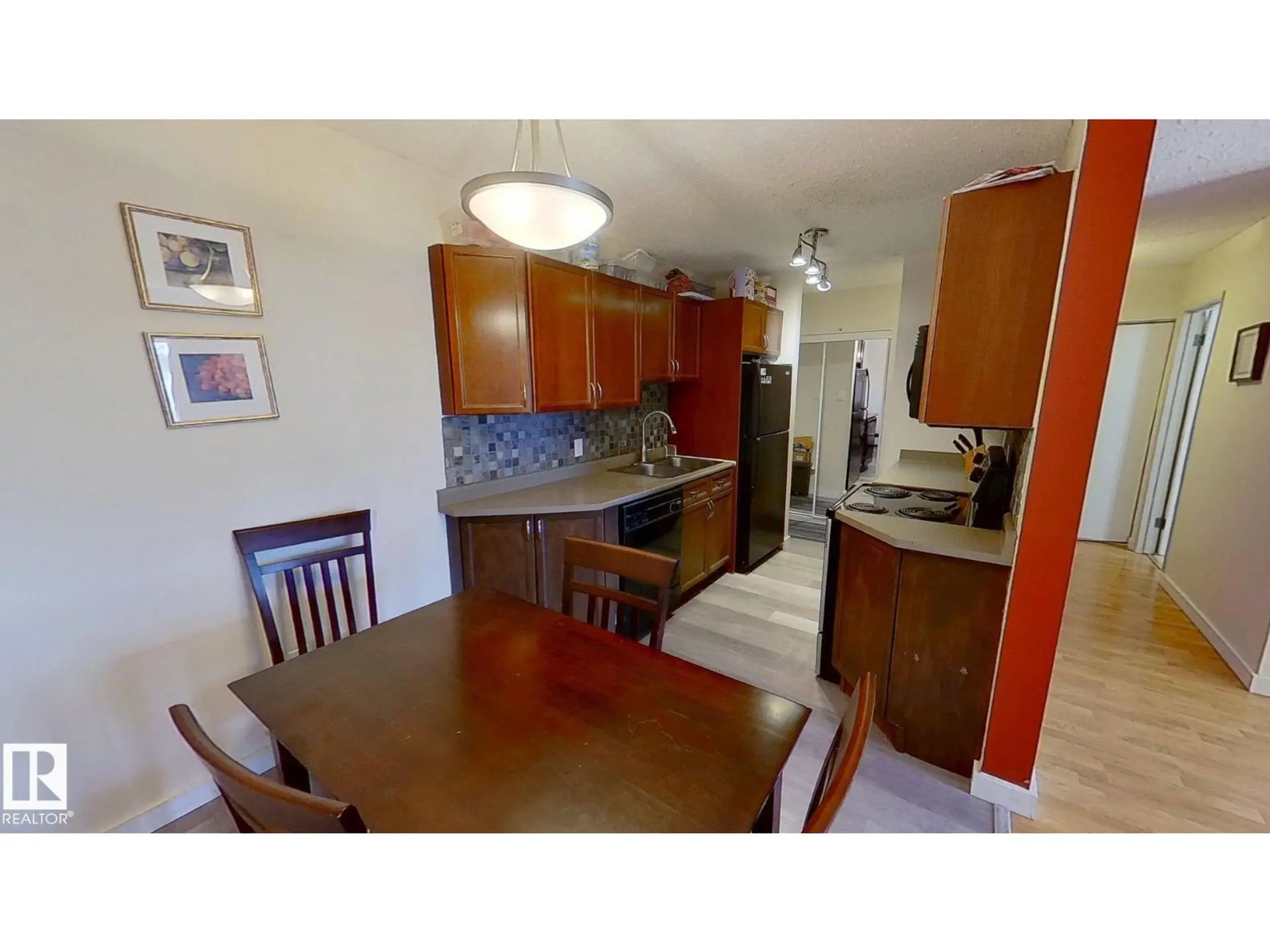 #401 10326 117 ST NW - Image 4