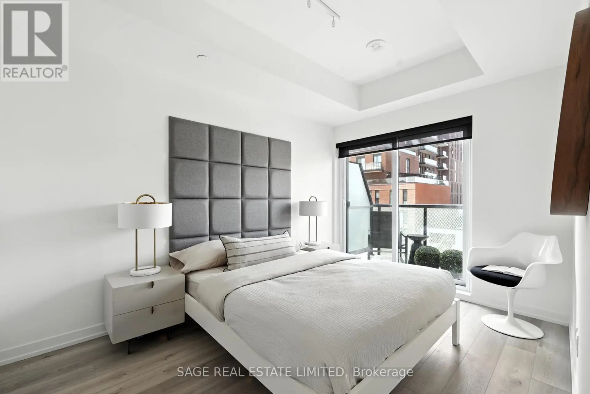 #301 863 ST CLAIR AVENUE W - Image 10