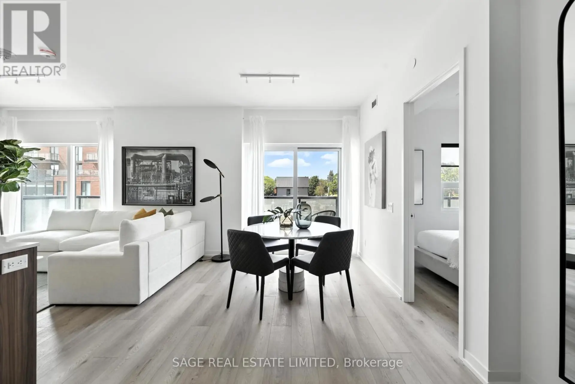 #301 863 ST CLAIR AVENUE W - Image 17