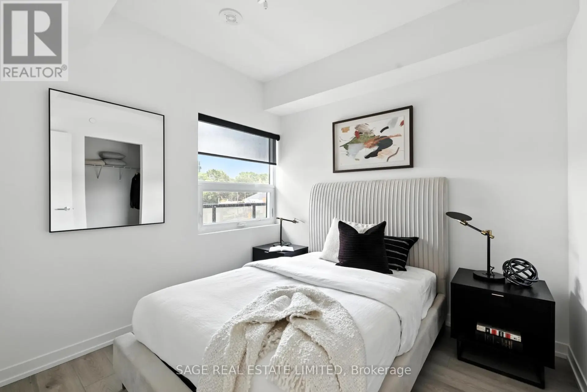 #301 863 ST CLAIR AVENUE W - Image 20