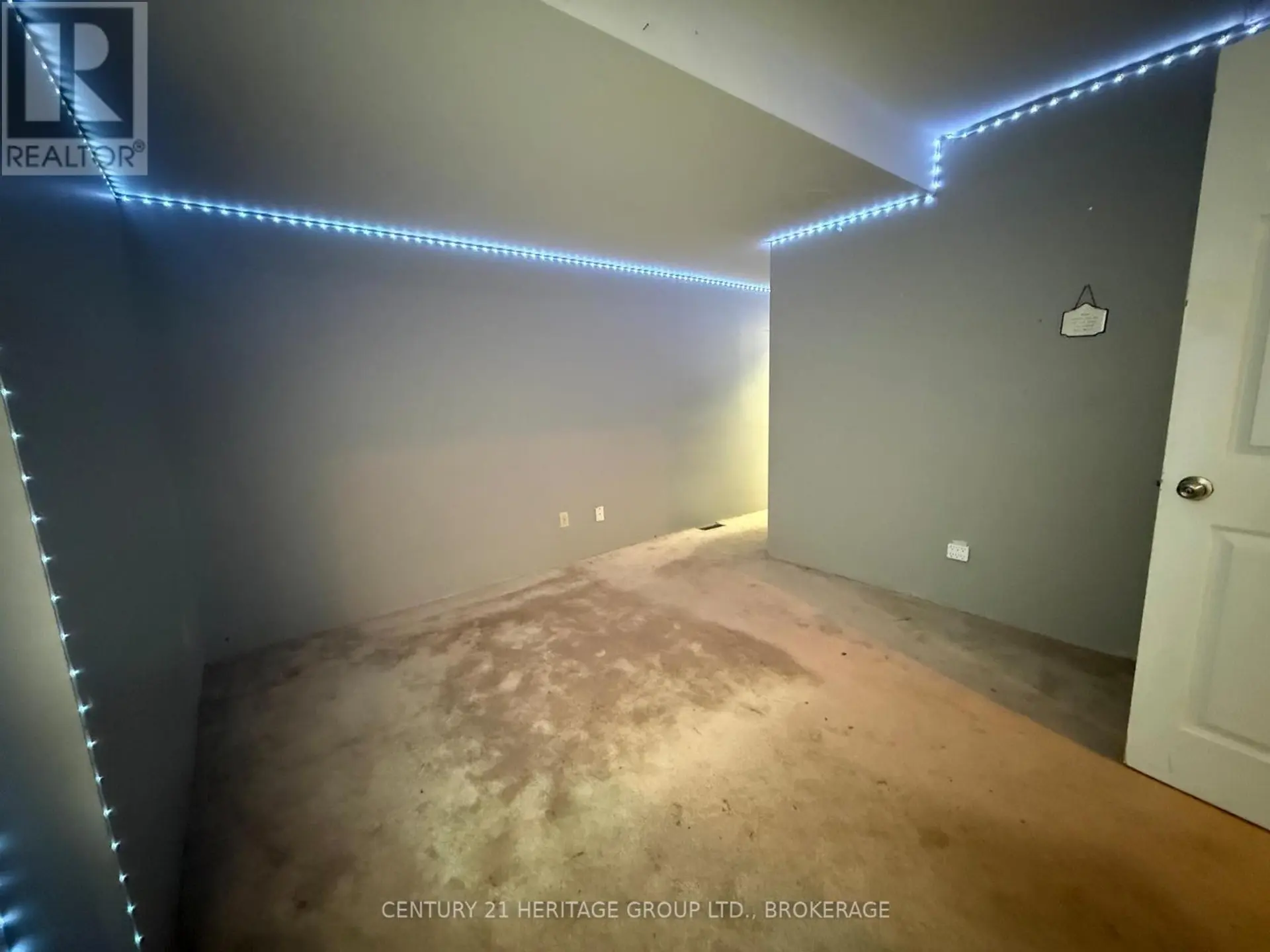 4 WATER STREET - Image 11