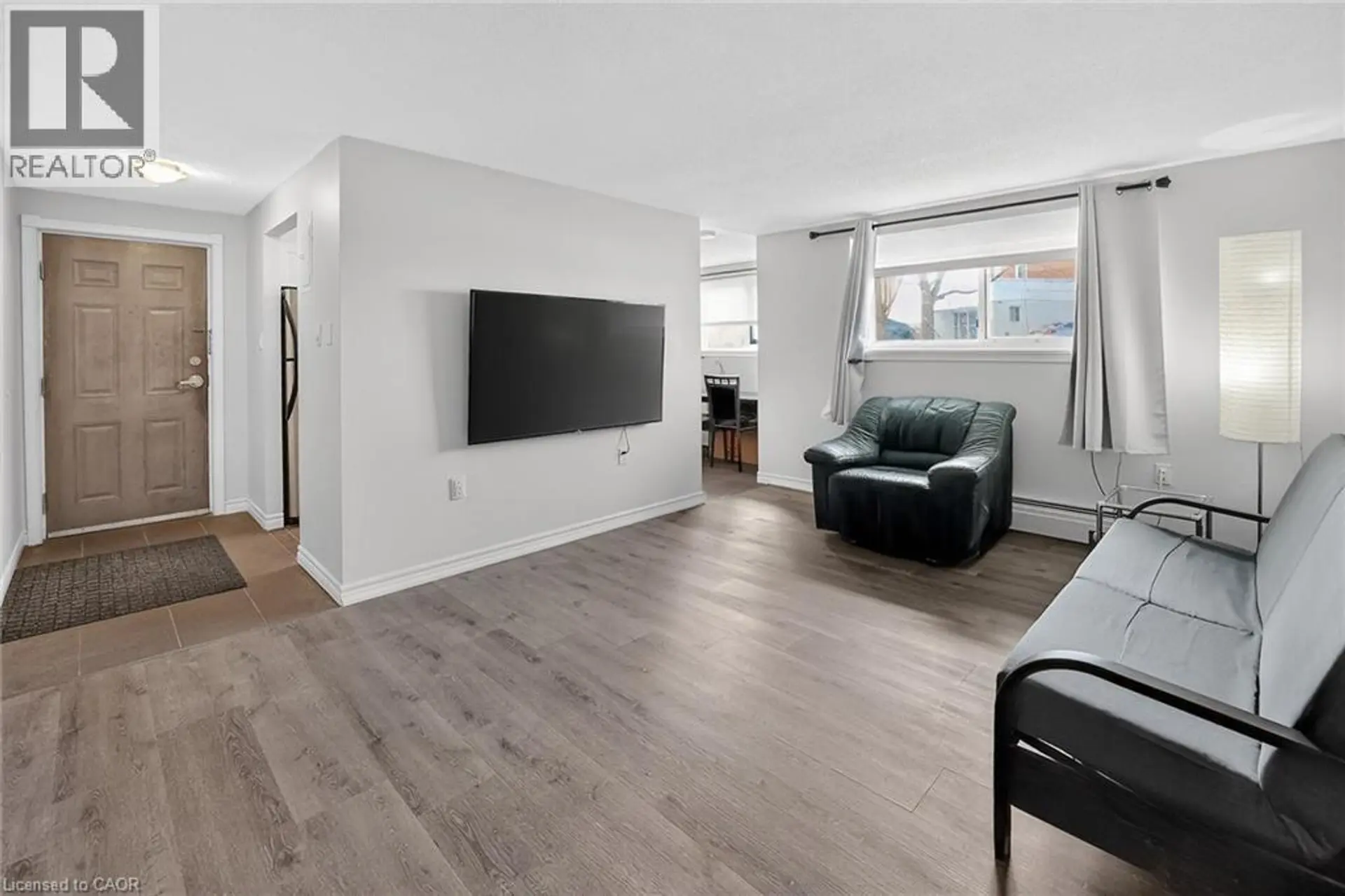 #1 37 CONROY Crescent - Image 3