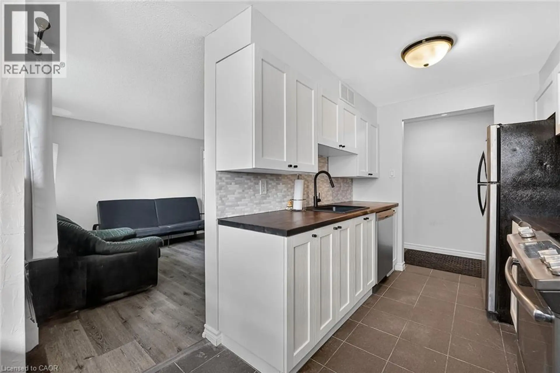 #1 37 CONROY Crescent - Image 6