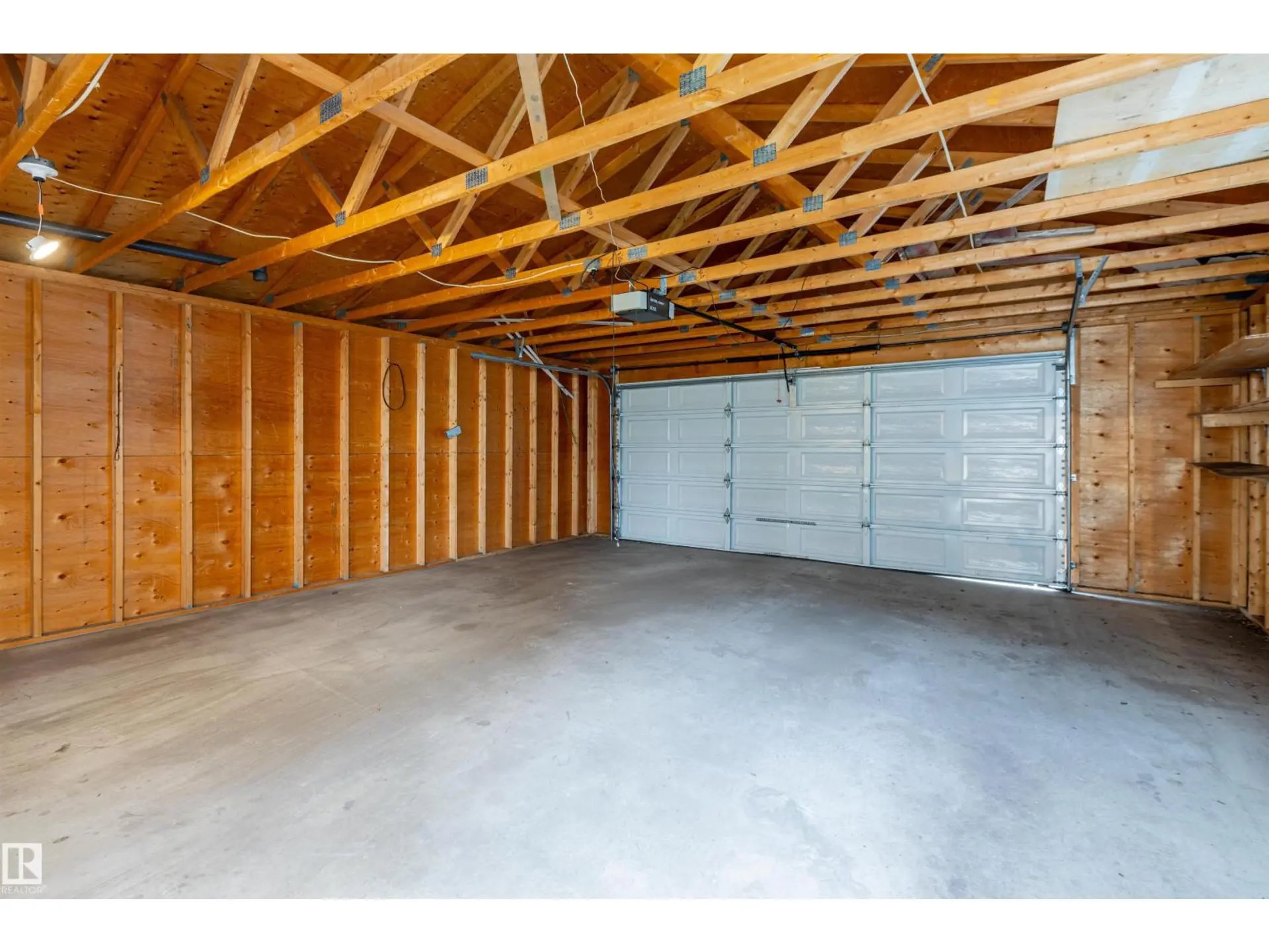 8331 81 AV NW - Image 15