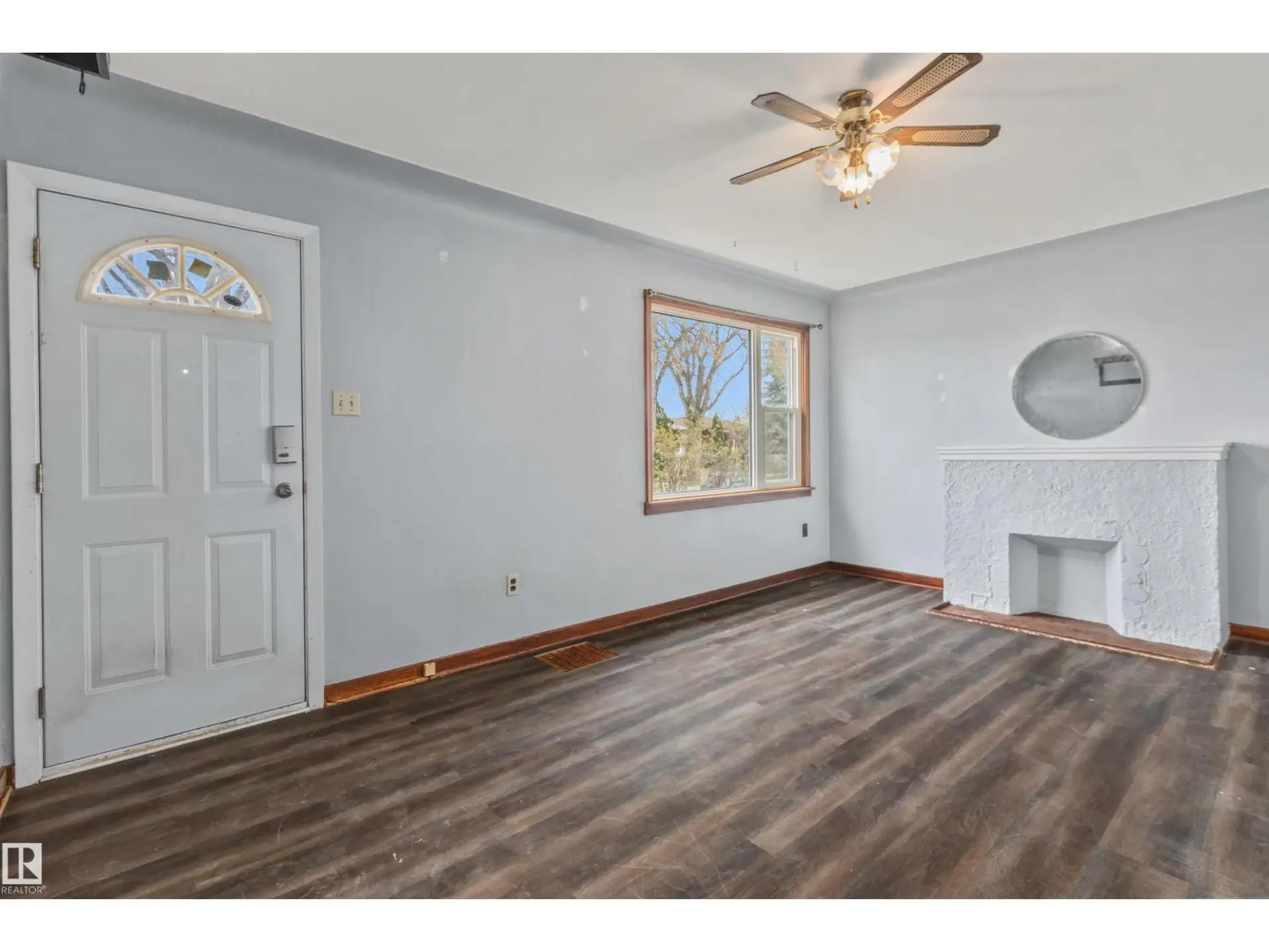 8331 81 AV NW - Image 5